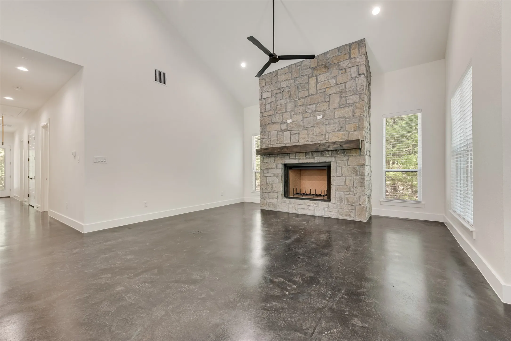 Single Family Residence For Sale in Hunt County , 6326 FM 2101, Quinlan, Texas 75474, 3 Bedroom, 4 Bathroom, 2 Garage spaces, 2,004 Sqft, built in 2026, mls#21362542, Real Estate Agent in Quinlan, Homes For Sale in Hunt county, Homes For Sale in Quinlan, Realtor in Quinlan Texas, Real Estate Brokerage Independent Realty Texas, Luminita Cordes Realtor