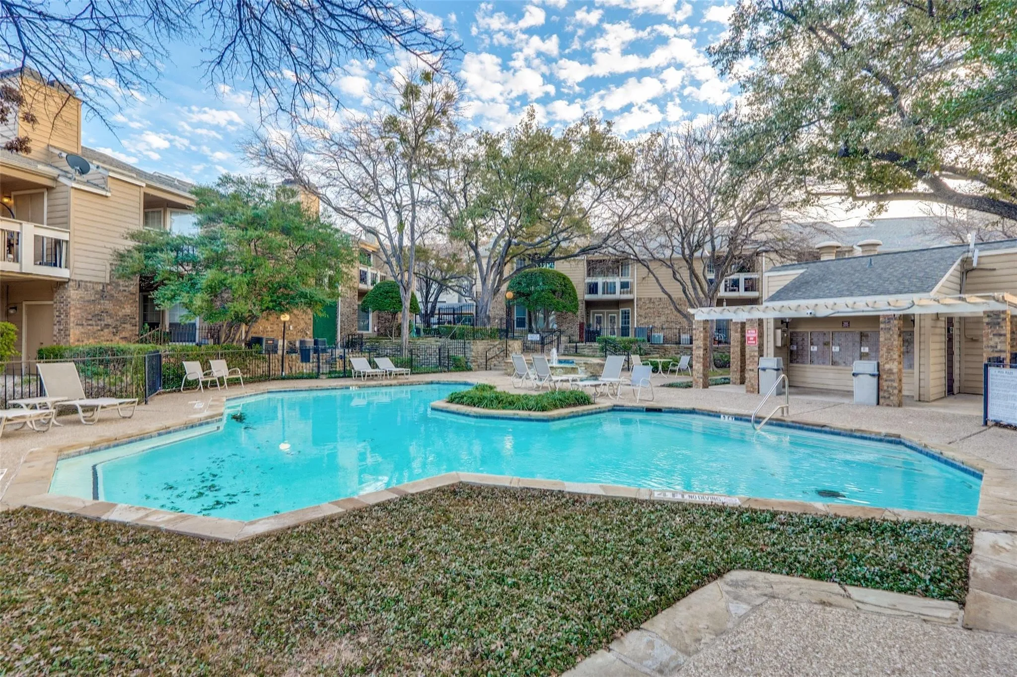 Condominium For Sale in Dallas County , 14277 Preston Road 122, Dallas, Texas 75254, 0, 1 Bathroom, Garage spaces, 546 Sqft, built in 1982, mls#21363477, Real Estate Agent in Dallas, Homes For Sale in Dallas county, Homes For Sale in Dallas, Realtor in Dallas Texas, Real Estate Brokerage Independent Realty Texas, Luminita Cordes Realtor