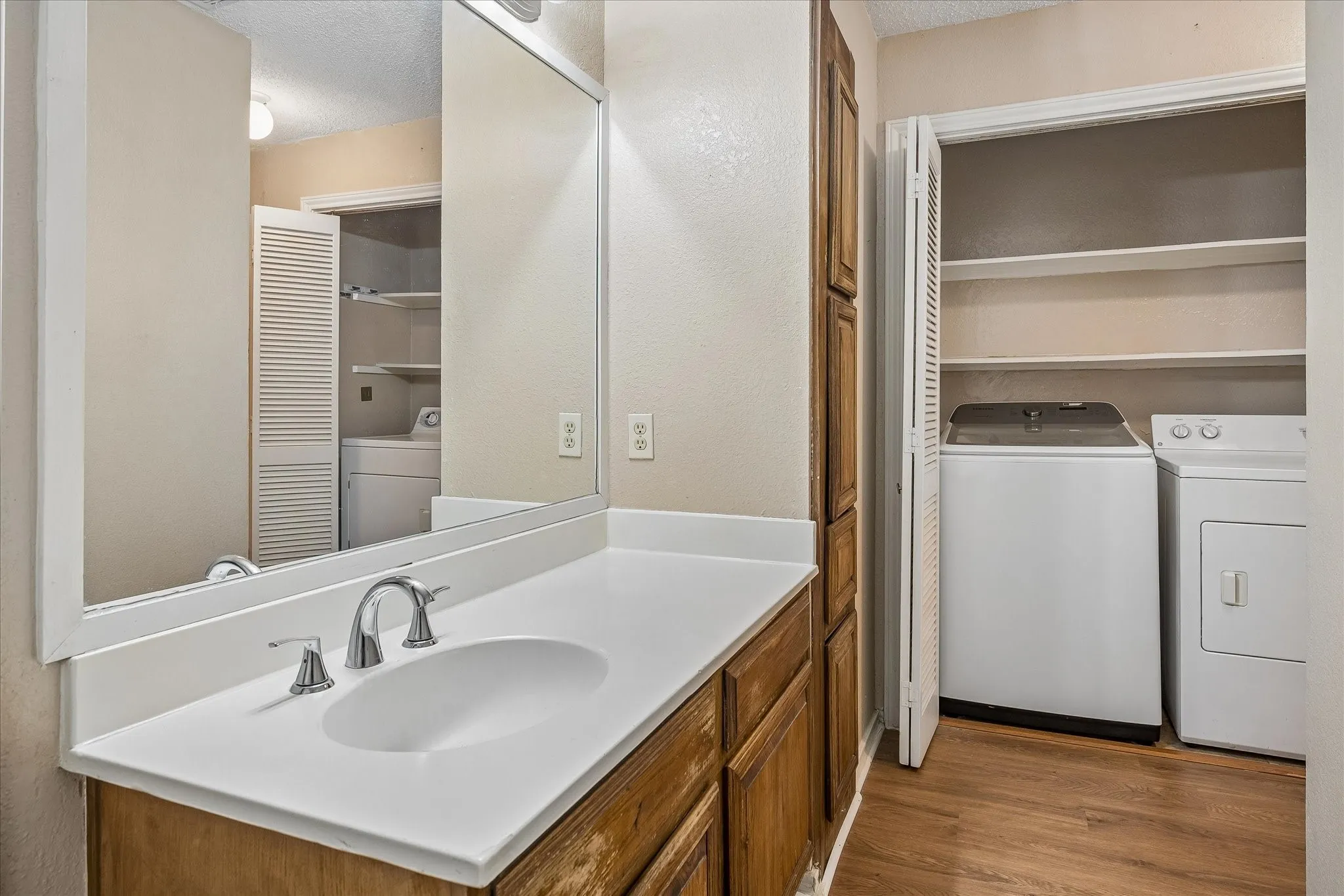 Condominium For Sale in Dallas County , 14277 Preston Road 122, Dallas, Texas 75254, 0, 1 Bathroom, Garage spaces, 546 Sqft, built in 1982, mls#21363477, Real Estate Agent in Dallas, Homes For Sale in Dallas county, Homes For Sale in Dallas, Realtor in Dallas Texas, Real Estate Brokerage Independent Realty Texas, Luminita Cordes Realtor