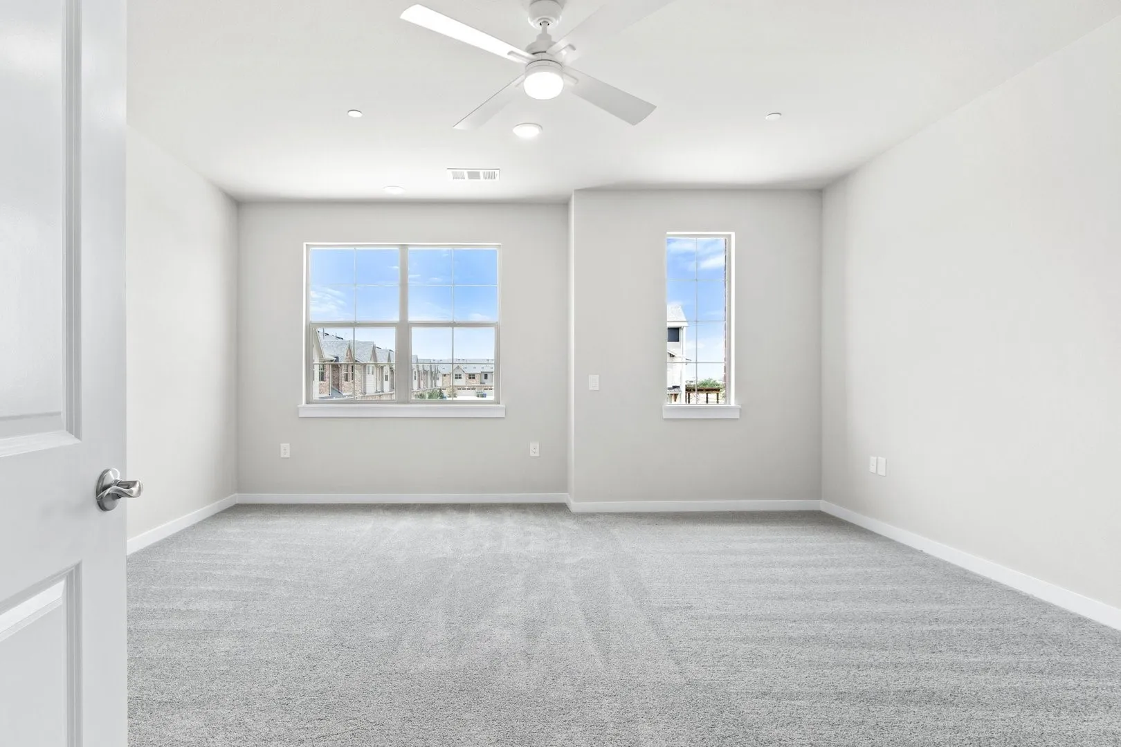 018-2888Enfield-TheColony-TX-75056-PrimaryBedroom.jpg-SMALL