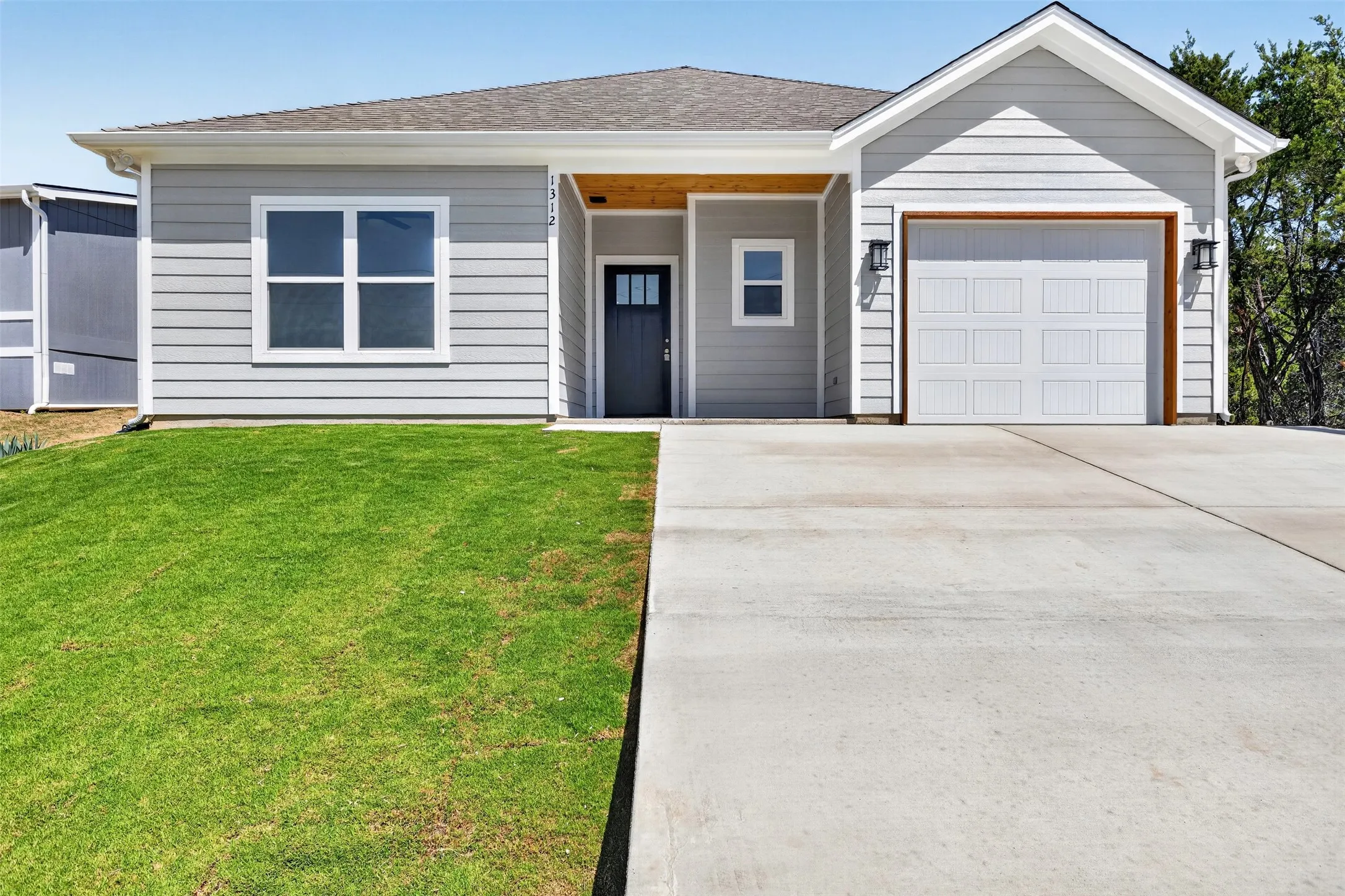 Single Family Residence For Sale in Hood County , 1312 Phoenix Court, Granbury, Texas 76048, 3 Bedroom, 2 Bathroom, 1 Garage spaces, 1,505 Sqft, built in 2026, mls#21363264, Real Estate Agent in Granbury, Homes For Sale in Hood county, Homes For Sale in Granbury, Realtor in Granbury Texas, Real Estate Brokerage Independent Realty Texas, Luminita Cordes Realtor