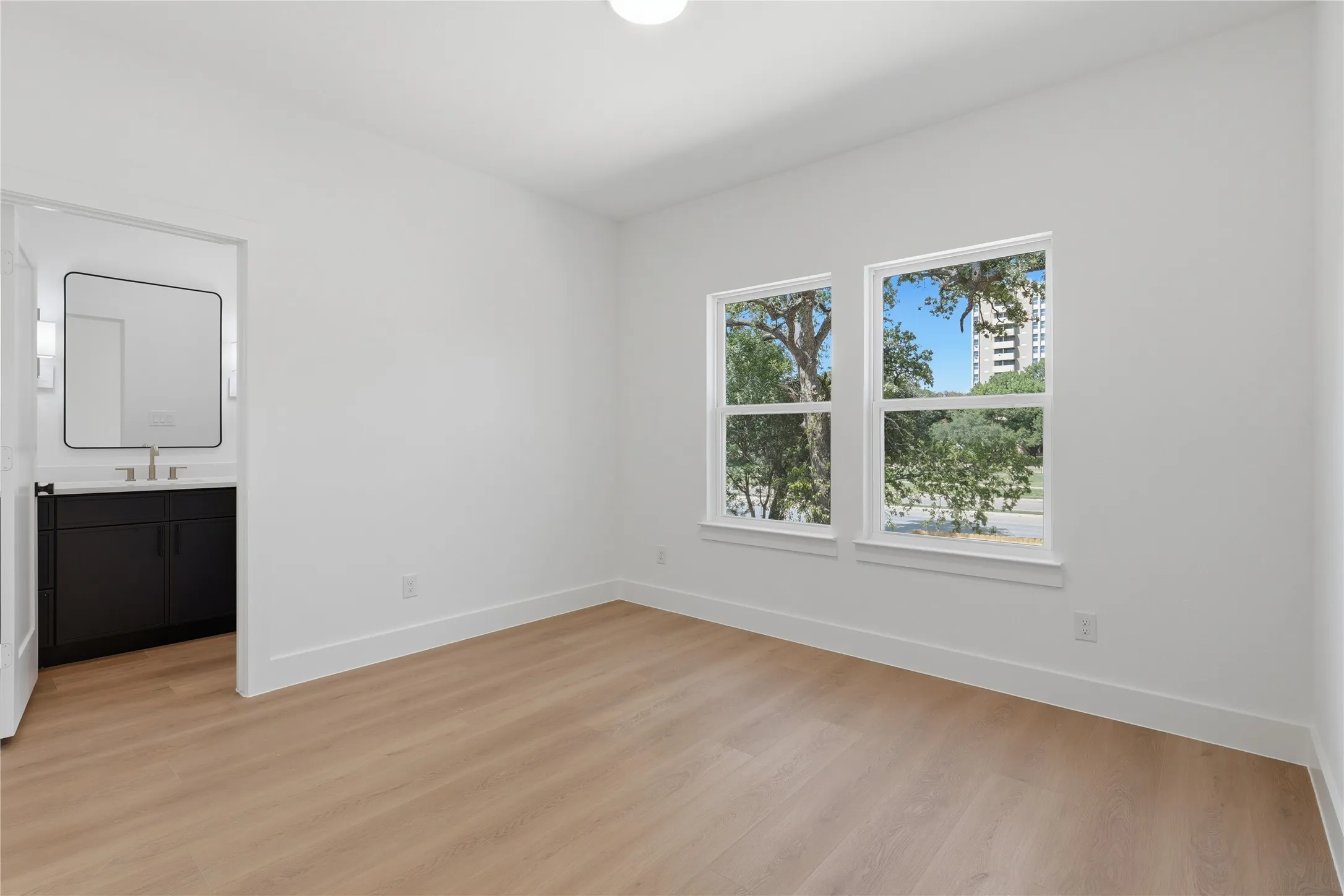 Duplex For Rent in Dallas County , 3300 S Harwood Street, Dallas, Texas 75215, 3 Bedroom, 4 Bathroom, 2 Garage spaces, 1,900 Sqft, built in 2026, mls#21363490, Real Estate Agent in Dallas, Homes For Rent in Dallas county, Homes For Rent in Dallas, Realtor in Dallas Texas, Real Estate Brokerage Independent Realty Texas, Luminita Cordes Realtor