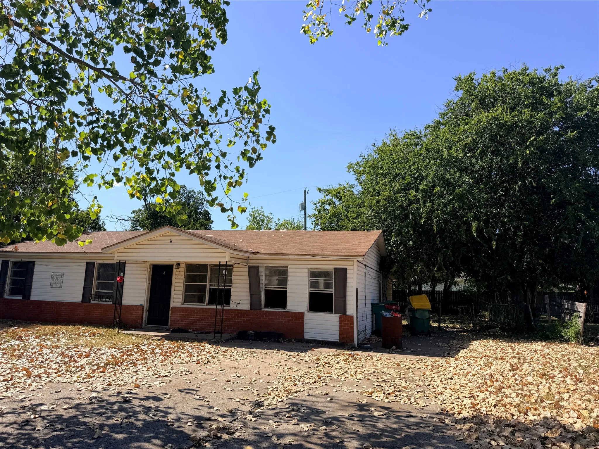 Single Family Residence For Sale in Mc Lennan County , 313 Lawndale Street, Robinson, Texas 76706, 3 Bedroom, 1 Bathroom, Garage spaces, 1,466 Sqft, built in 1950, mls#21363458, Real Estate Agent in Robinson, Homes For Sale in Mc Lennan county, Homes For Sale in Robinson, Realtor in Robinson Texas, Real Estate Brokerage Independent Realty Texas, Luminita Cordes Realtor