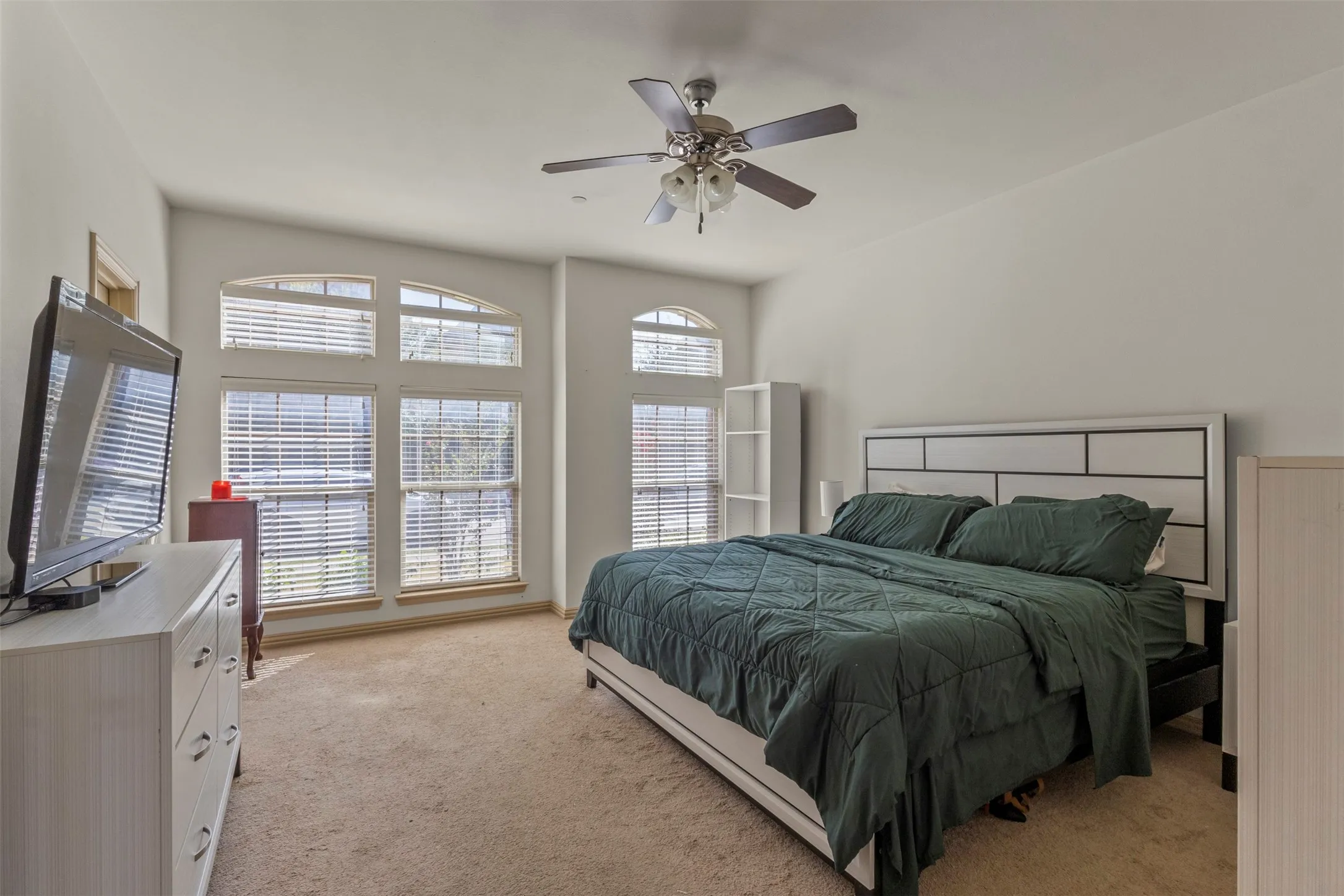 Townhouse For Sale in Dallas County , 4940 Empire Way, Irving, Texas 75038, 3 Bedroom, 3 Bathroom, 2 Garage spaces, 2,364 Sqft, built in 2012, mls#21359075, Real Estate Agent in Irving, Homes For Sale in Dallas county, Homes For Sale in Irving, Realtor in Irving Texas, Real Estate Brokerage Independent Realty Texas, Luminita Cordes Realtor