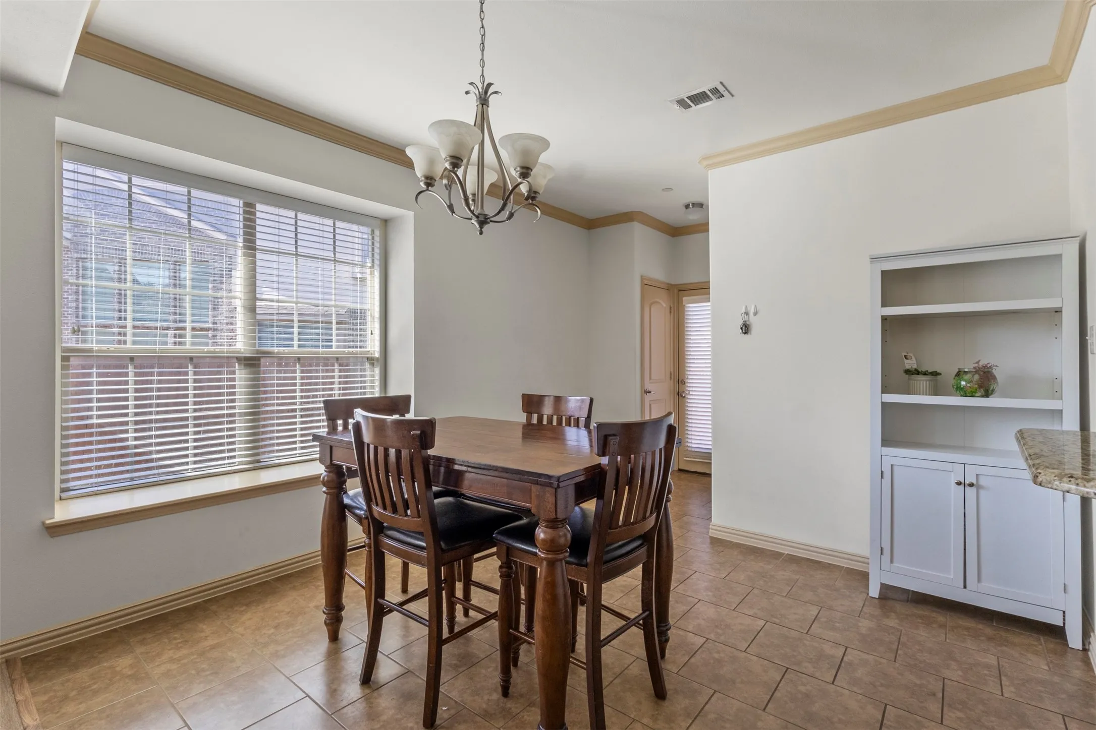 Townhouse For Sale in Dallas County , 4940 Empire Way, Irving, Texas 75038, 3 Bedroom, 3 Bathroom, 2 Garage spaces, 2,364 Sqft, built in 2012, mls#21359075, Real Estate Agent in Irving, Homes For Sale in Dallas county, Homes For Sale in Irving, Realtor in Irving Texas, Real Estate Brokerage Independent Realty Texas, Luminita Cordes Realtor