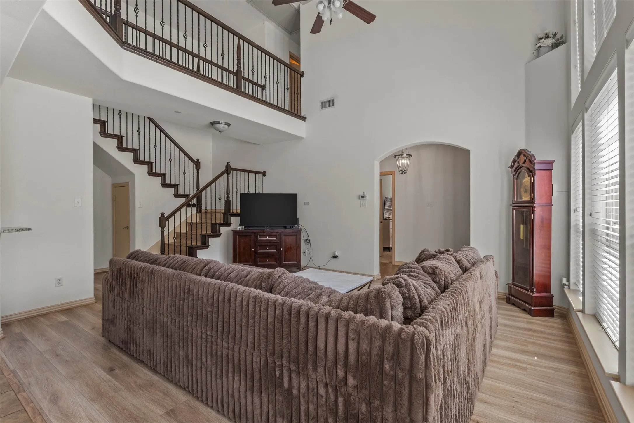 Townhouse For Sale in Dallas County , 4940 Empire Way, Irving, Texas 75038, 3 Bedroom, 3 Bathroom, 2 Garage spaces, 2,364 Sqft, built in 2012, mls#21359075, Real Estate Agent in Irving, Homes For Sale in Dallas county, Homes For Sale in Irving, Realtor in Irving Texas, Real Estate Brokerage Independent Realty Texas, Luminita Cordes Realtor