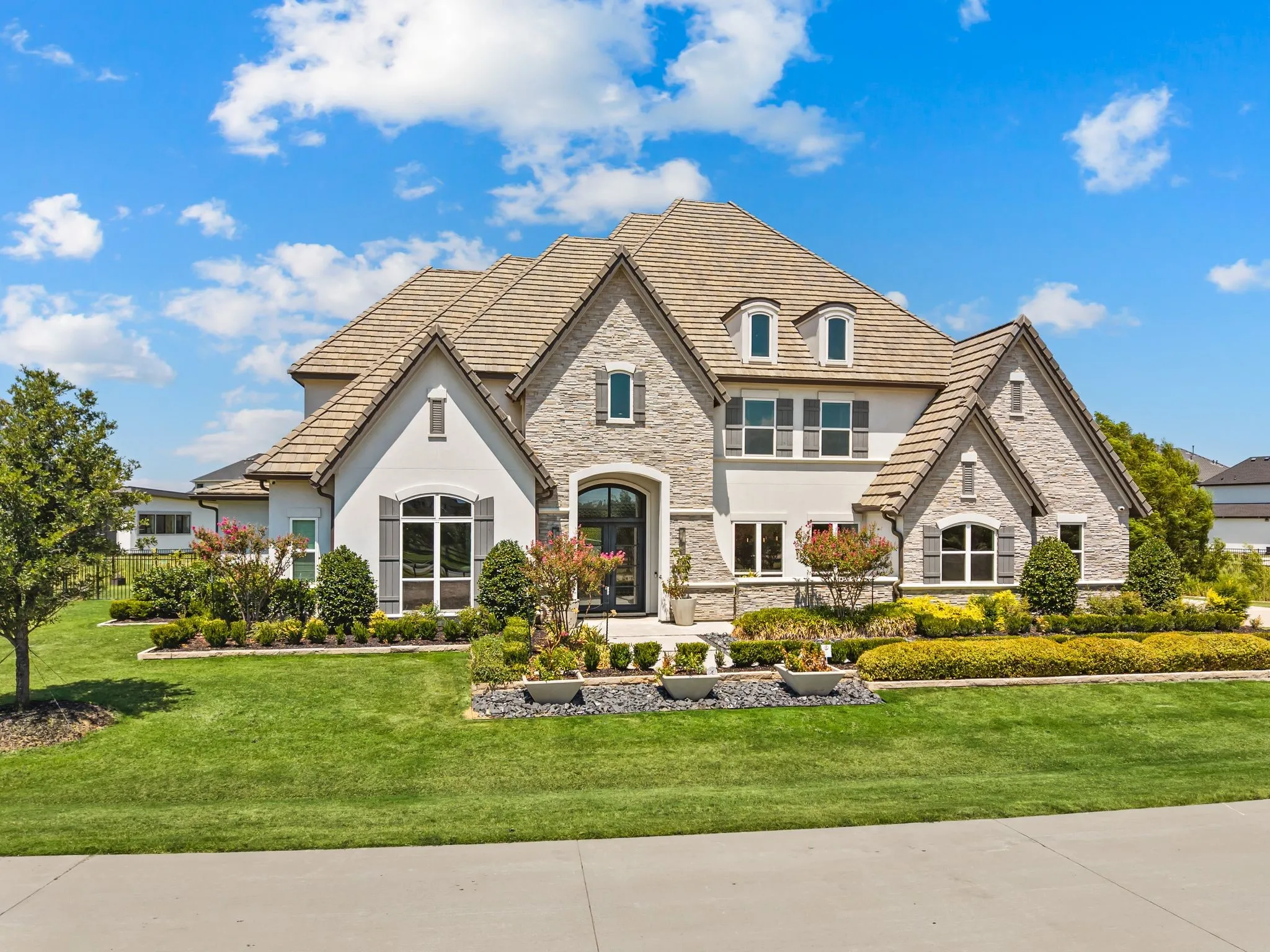 Single Family Residence For Sale in Denton County , 4104 Silverstein Street, Flower Mound, Texas 75022, 5 Bedroom, 6 Bathroom, 3 Garage spaces, 6,304 Sqft, built in 2021, mls#21363208, Real Estate Agent in Flower Mound, Homes For Sale in Denton county, Homes For Sale in Flower Mound, Realtor in Flower Mound Texas, Real Estate Brokerage Independent Realty Texas, Luminita Cordes Realtor