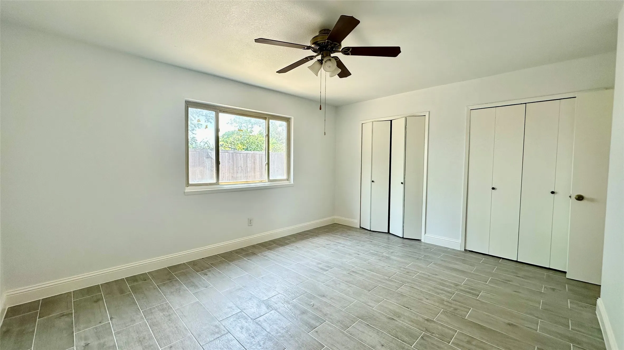 Single Family Residence For Rent in Denton County , 5300 Duchess Court, Lake Dallas, Texas 75065, 3 Bedroom, 3 Bathroom, 1 Garage spaces, 1,302 Sqft, built in 1976, Price $2,100, mls#21363495, Real Estate Agent in Lake Dallas, Homes For Rent in Denton county, Homes For Rent in Lake Dallas, Realtor in Lake Dallas Texas, Real Estate Brokerage Independent Realty Texas, Luminita Cordes Realtor