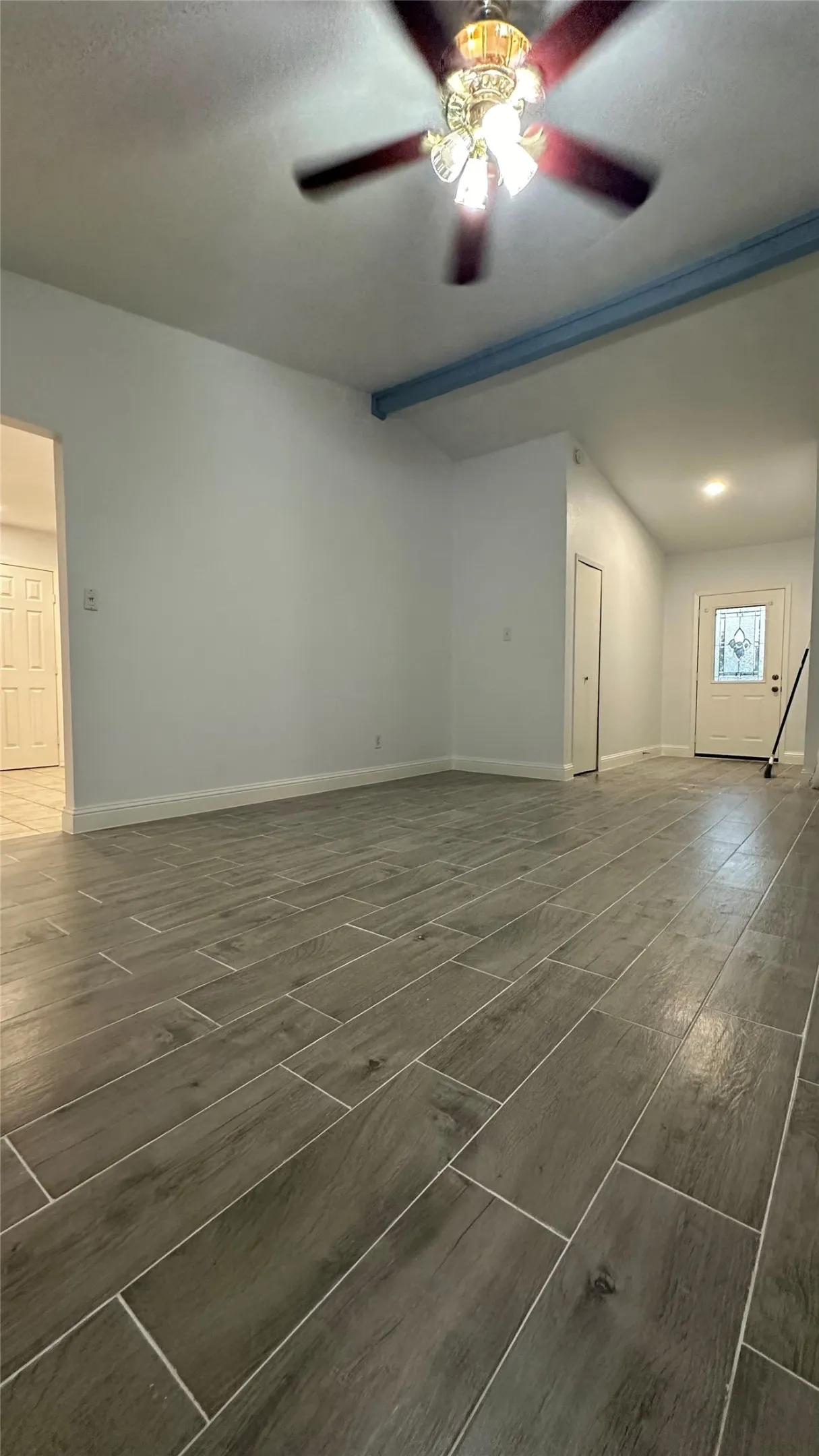 Single Family Residence For Rent in Denton County , 5300 Duchess Court, Lake Dallas, Texas 75065, 3 Bedroom, 3 Bathroom, 1 Garage spaces, 1,302 Sqft, built in 1976, Price $2,100, mls#21363495, Real Estate Agent in Lake Dallas, Homes For Rent in Denton county, Homes For Rent in Lake Dallas, Realtor in Lake Dallas Texas, Real Estate Brokerage Independent Realty Texas, Luminita Cordes Realtor