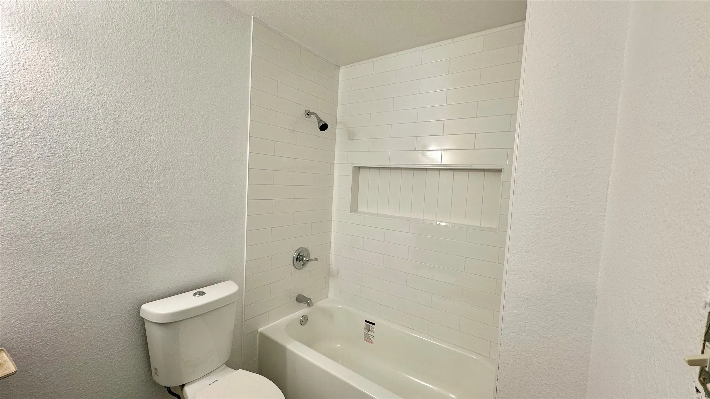 Single Family Residence For Rent in Denton County , 5300 Duchess Court, Lake Dallas, Texas 75065, 3 Bedroom, 3 Bathroom, 1 Garage spaces, 1,302 Sqft, built in 1976, Price $2,100, mls#21363495, Real Estate Agent in Lake Dallas, Homes For Rent in Denton county, Homes For Rent in Lake Dallas, Realtor in Lake Dallas Texas, Real Estate Brokerage Independent Realty Texas, Luminita Cordes Realtor