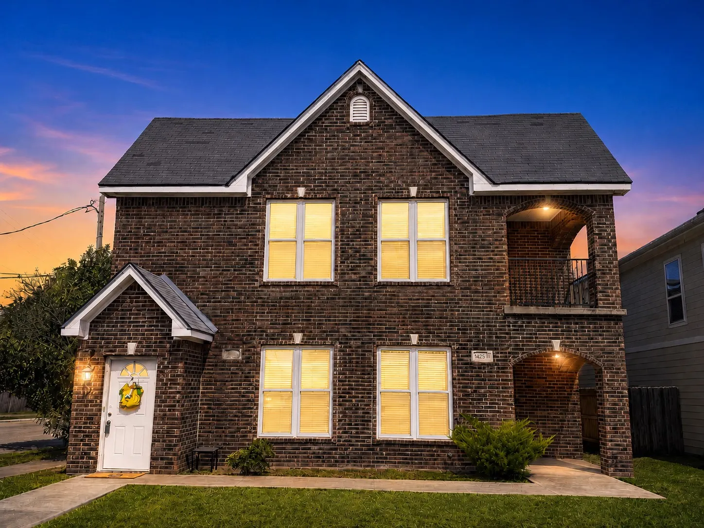 Duplex For Sale in Mc Lennan County , 1425 James Avenue, Waco, Texas 76706, 8 Bedroom, 4 Bathroom, Garage spaces, 0 Sqft, built in 2006, Price $569,000, mls#21360543, Real Estate Agent in Waco, Homes For Sale in Mc Lennan county, Homes For Sale in Waco, Realtor in Waco Texas, Real Estate Brokerage Independent Realty Texas, Luminita Cordes Realtor