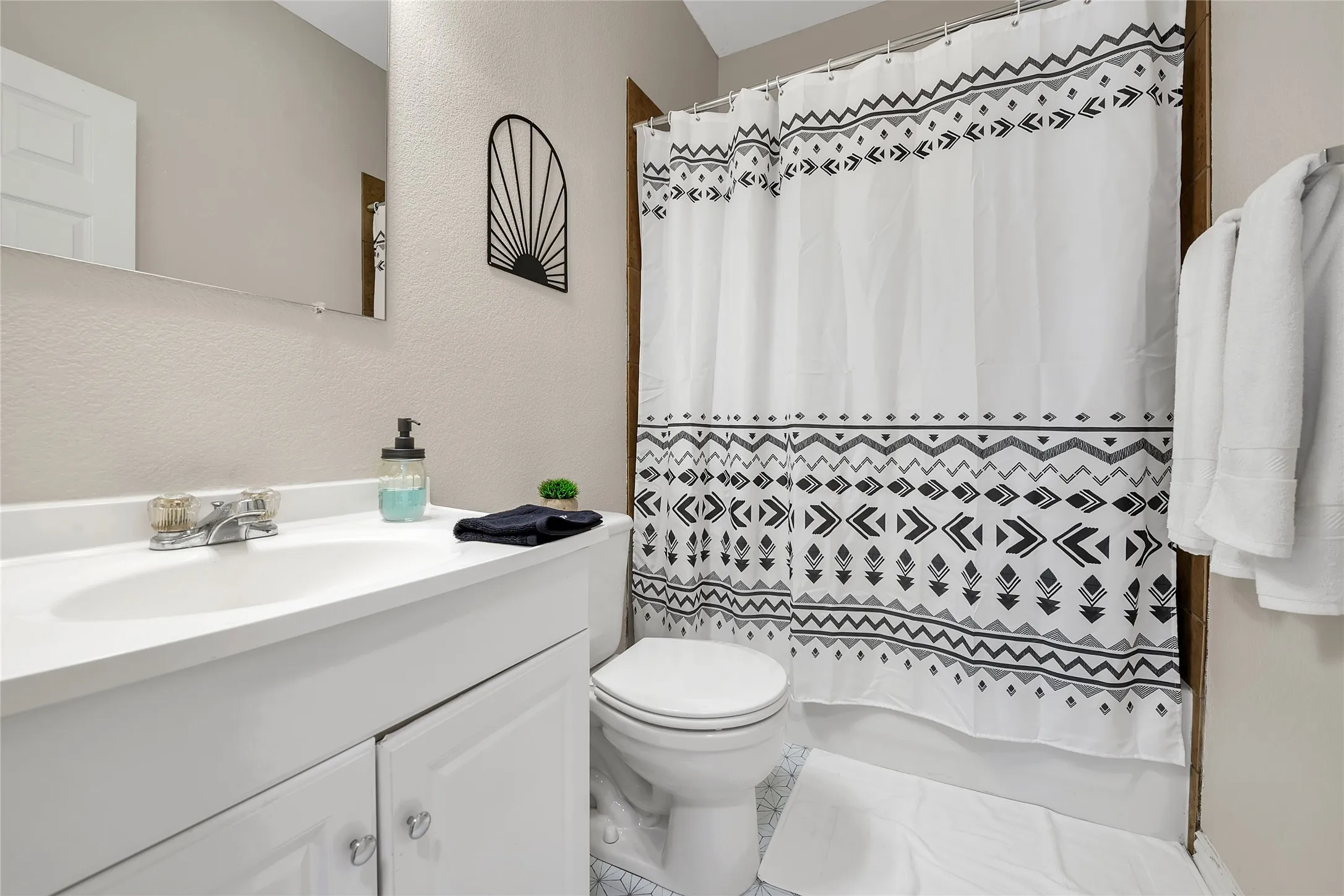 Duplex For Sale in Mc Lennan County , 1425 James Avenue, Waco, Texas 76706, 8 Bedroom, 4 Bathroom, Garage spaces, 0 Sqft, built in 2006, Price $569,000, mls#21360543, Real Estate Agent in Waco, Homes For Sale in Mc Lennan county, Homes For Sale in Waco, Realtor in Waco Texas, Real Estate Brokerage Independent Realty Texas, Luminita Cordes Realtor