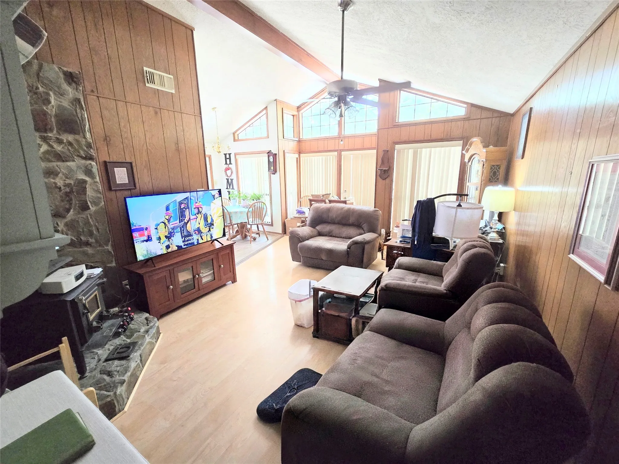 Single Family Residence For Sale in Trinity County , 178 Coral Gables, Trinity, Texas 75862, 4 Bedroom, 3 Bathroom, 2 Garage spaces, 3,005 Sqft, built in 1988, mls#21363326, Real Estate Agent in Trinity, Homes For Sale in Trinity county, Homes For Sale in Trinity, Realtor in Trinity Texas, Real Estate Brokerage Independent Realty Texas, Luminita Cordes Realtor