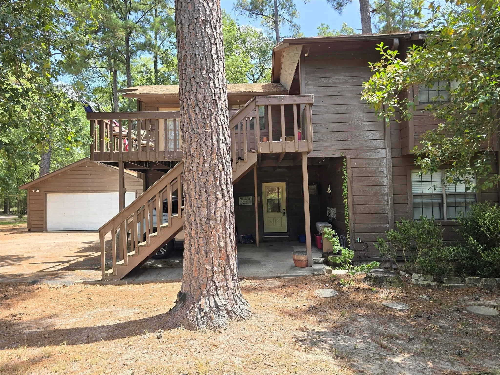 Single Family Residence For Sale in Trinity County , 178 Coral Gables, Trinity, Texas 75862, 4 Bedroom, 3 Bathroom, 2 Garage spaces, 3,005 Sqft, built in 1988, mls#21363326, Real Estate Agent in Trinity, Homes For Sale in Trinity county, Homes For Sale in Trinity, Realtor in Trinity Texas, Real Estate Brokerage Independent Realty Texas, Luminita Cordes Realtor
