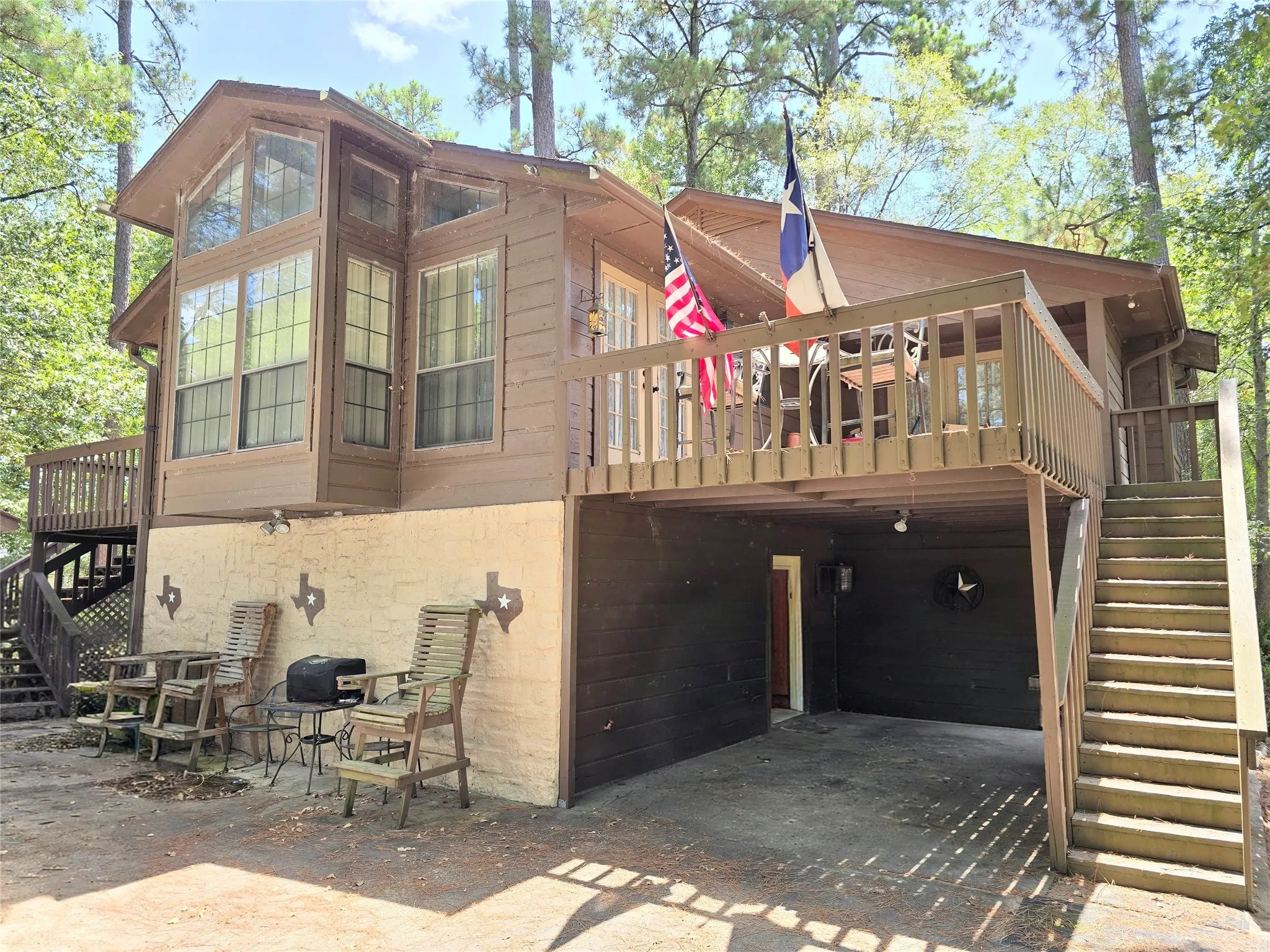 Single Family Residence For Sale in Trinity County , 178 Coral Gables, Trinity, Texas 75862, 4 Bedroom, 3 Bathroom, 2 Garage spaces, 3,005 Sqft, built in 1988, mls#21363326, Real Estate Agent in Trinity, Homes For Sale in Trinity county, Homes For Sale in Trinity, Realtor in Trinity Texas, Real Estate Brokerage Independent Realty Texas, Luminita Cordes Realtor