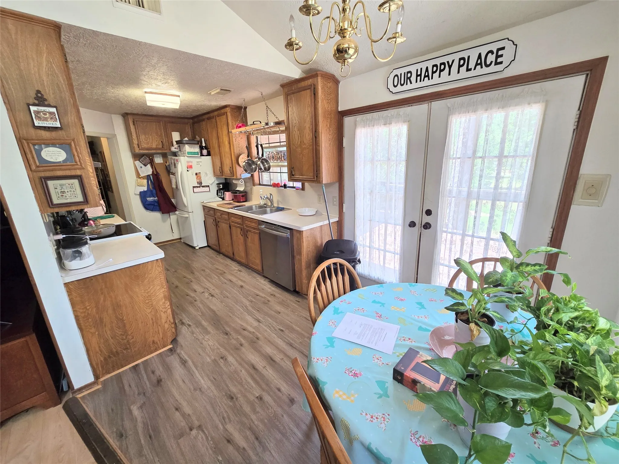Single Family Residence For Sale in Trinity County , 178 Coral Gables, Trinity, Texas 75862, 4 Bedroom, 3 Bathroom, 2 Garage spaces, 3,005 Sqft, built in 1988, mls#21363326, Real Estate Agent in Trinity, Homes For Sale in Trinity county, Homes For Sale in Trinity, Realtor in Trinity Texas, Real Estate Brokerage Independent Realty Texas, Luminita Cordes Realtor