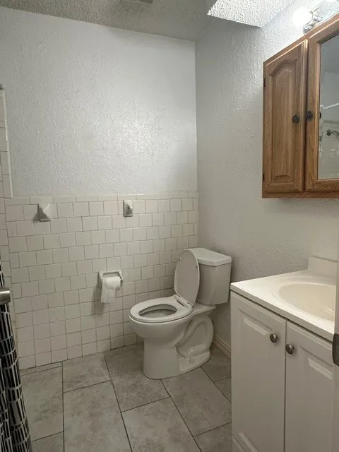 Guest Bathroom in hallway