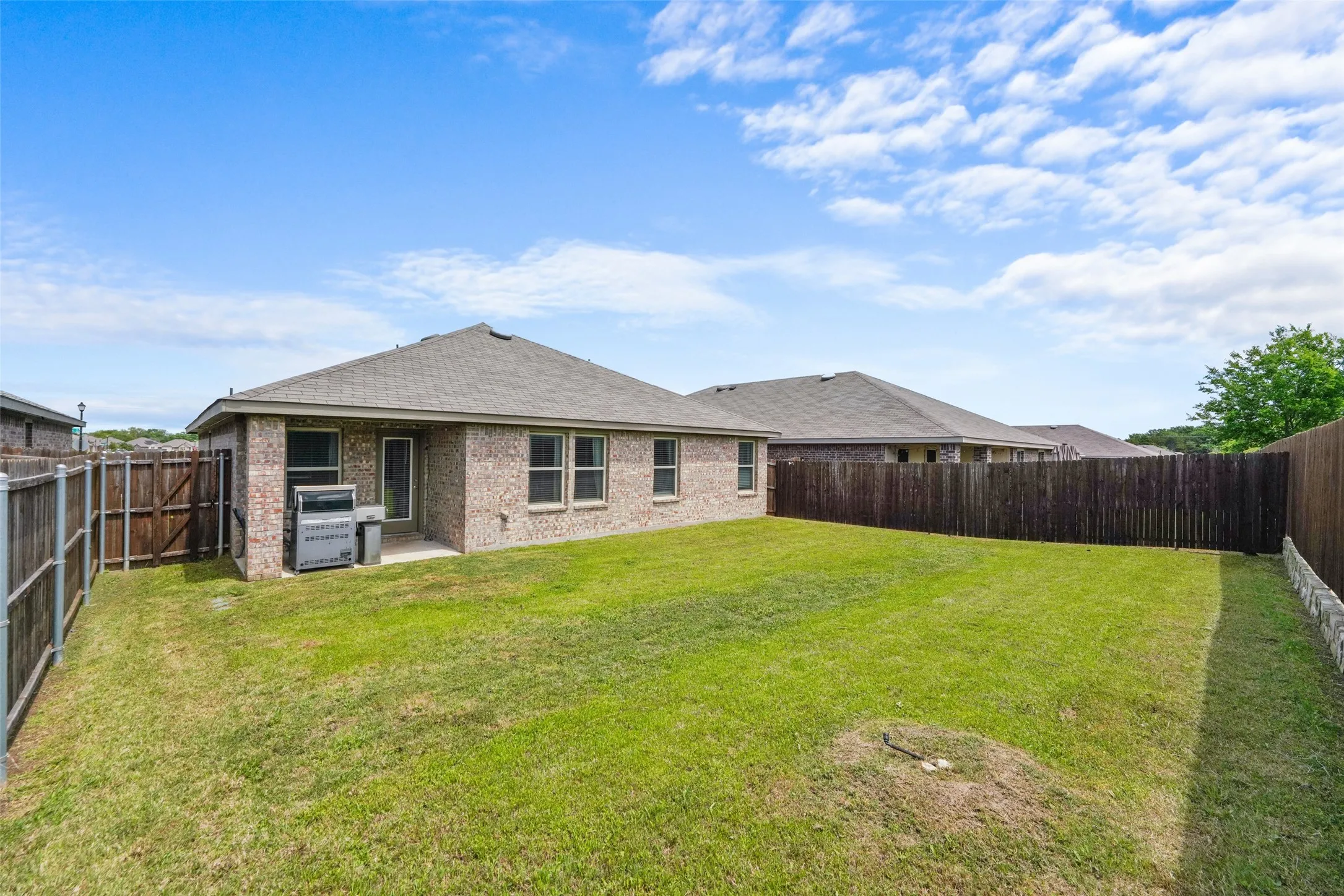 Single Family Residence For Sale in Hunt County , 144 Silver Charm Lane, Caddo Mills, Texas 75135, 4 Bedroom, 2 Bathroom, 2 Garage spaces, 1,583 Sqft, built in 2021, mls#21363163, Real Estate Agent in Caddo Mills, Homes For Sale in Hunt county, Homes For Sale in Caddo Mills, Realtor in Caddo Mills Texas, Real Estate Brokerage Independent Realty Texas, Luminita Cordes Realtor