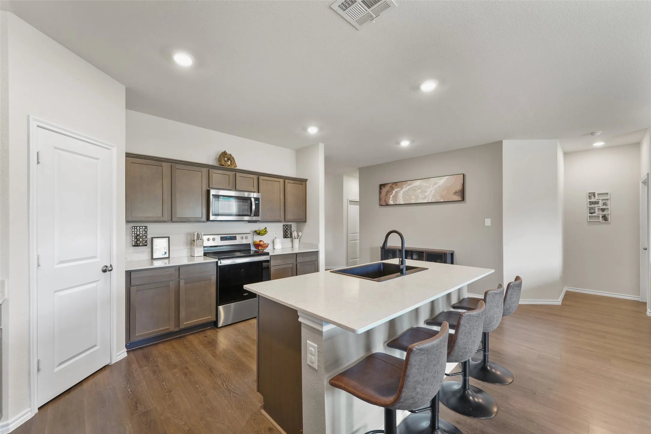 Single Family Residence For Sale in Hunt County , 144 Silver Charm Lane, Caddo Mills, Texas 75135, 4 Bedroom, 2 Bathroom, 2 Garage spaces, 1,583 Sqft, built in 2021, mls#21363163, Real Estate Agent in Caddo Mills, Homes For Sale in Hunt county, Homes For Sale in Caddo Mills, Realtor in Caddo Mills Texas, Real Estate Brokerage Independent Realty Texas, Luminita Cordes Realtor