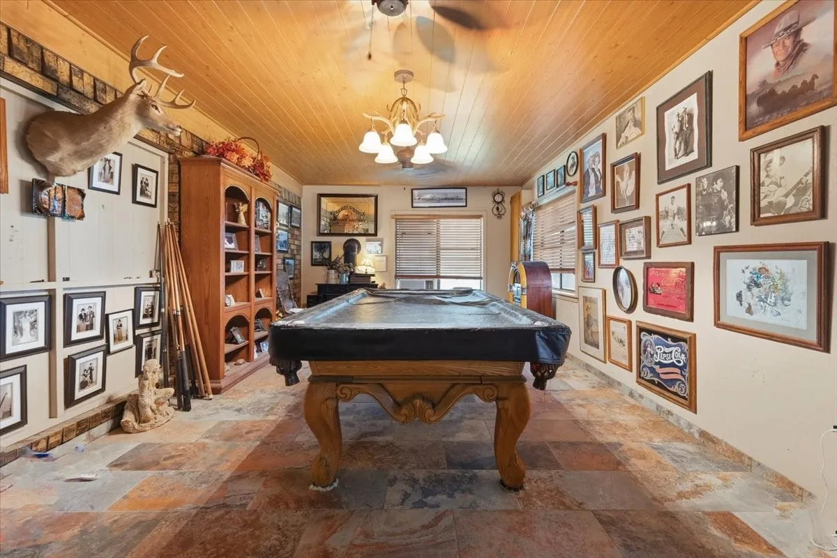 Single Family Residence For Sale in Eastland County , 6221 Highway 8, Desdemona, Texas 76445, 4 Bedroom, 3 Bathroom, 3 Garage spaces, 2,551 Sqft, built in 1980, mls#21363501, Real Estate Agent in Desdemona, Homes For Sale in Eastland county, Homes For Sale in Desdemona, Realtor in Desdemona Texas, Real Estate Brokerage Independent Realty Texas, Luminita Cordes Realtor