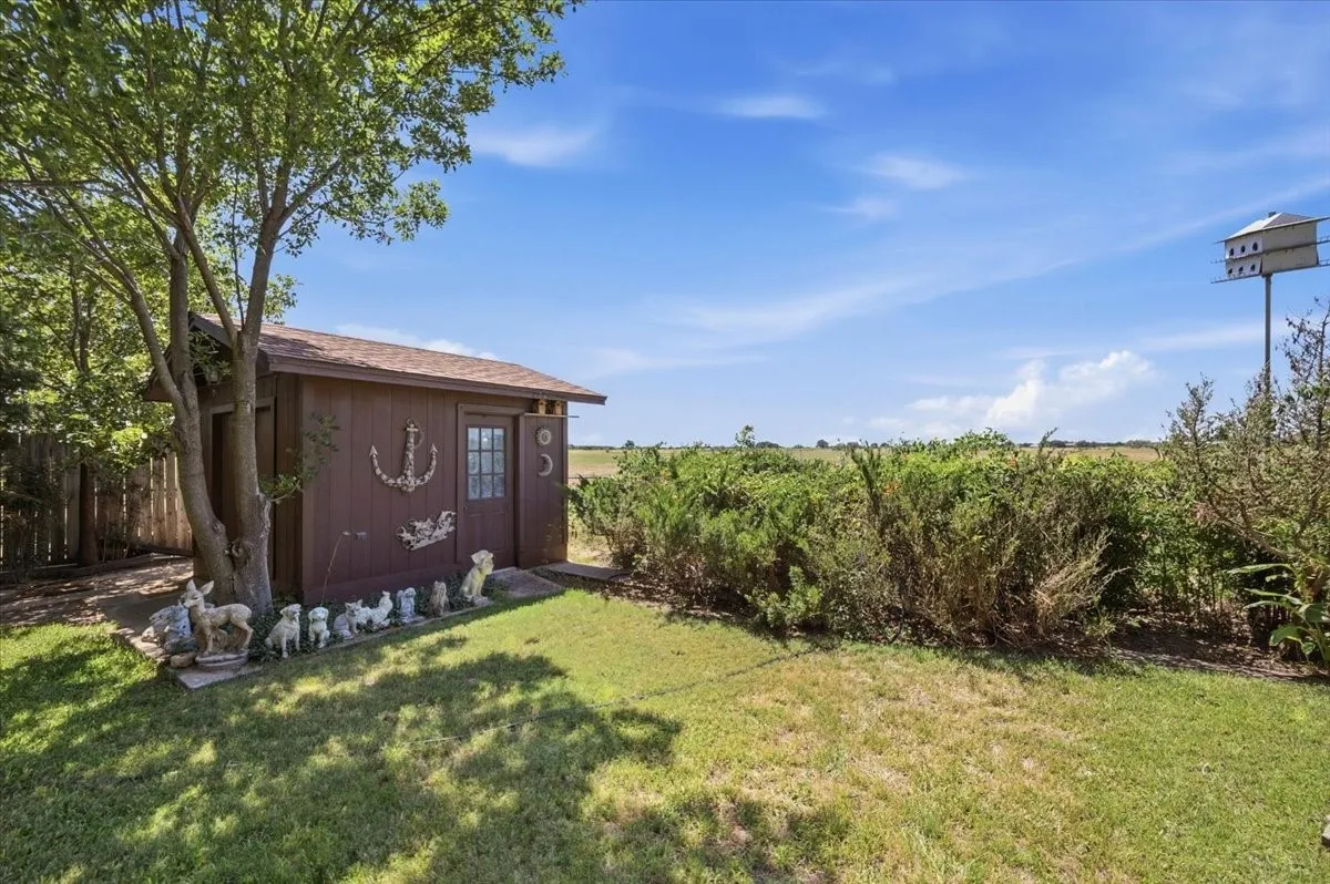 Single Family Residence For Sale in Eastland County , 6221 Highway 8, Desdemona, Texas 76445, 4 Bedroom, 3 Bathroom, 3 Garage spaces, 2,551 Sqft, built in 1980, mls#21363501, Real Estate Agent in Desdemona, Homes For Sale in Eastland county, Homes For Sale in Desdemona, Realtor in Desdemona Texas, Real Estate Brokerage Independent Realty Texas, Luminita Cordes Realtor