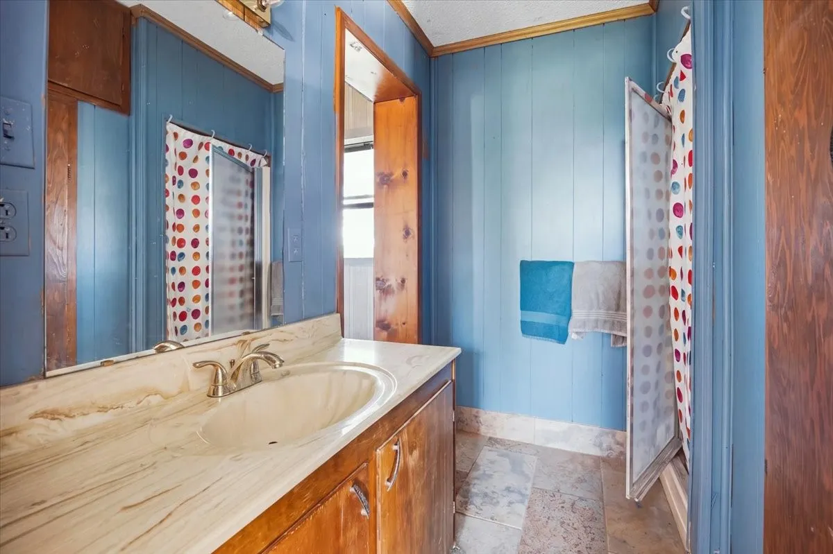 Single Family Residence For Sale in Eastland County , 6221 Highway 8, Desdemona, Texas 76445, 4 Bedroom, 3 Bathroom, 3 Garage spaces, 2,551 Sqft, built in 1980, mls#21363501, Real Estate Agent in Desdemona, Homes For Sale in Eastland county, Homes For Sale in Desdemona, Realtor in Desdemona Texas, Real Estate Brokerage Independent Realty Texas, Luminita Cordes Realtor