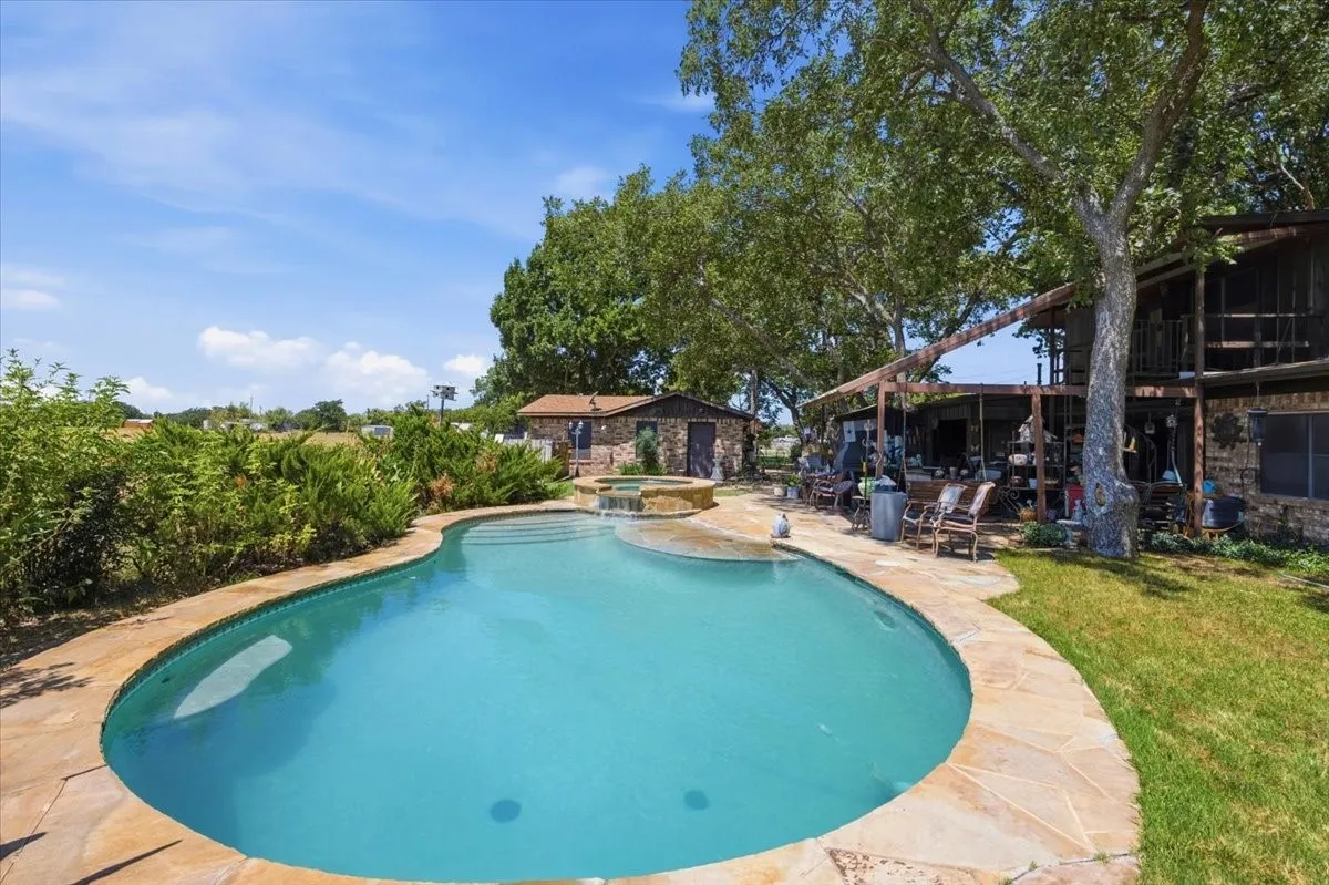 Single Family Residence For Sale in Eastland County , 6221 Highway 8, Desdemona, Texas 76445, 4 Bedroom, 3 Bathroom, 3 Garage spaces, 2,551 Sqft, built in 1980, mls#21363501, Real Estate Agent in Desdemona, Homes For Sale in Eastland county, Homes For Sale in Desdemona, Realtor in Desdemona Texas, Real Estate Brokerage Independent Realty Texas, Luminita Cordes Realtor