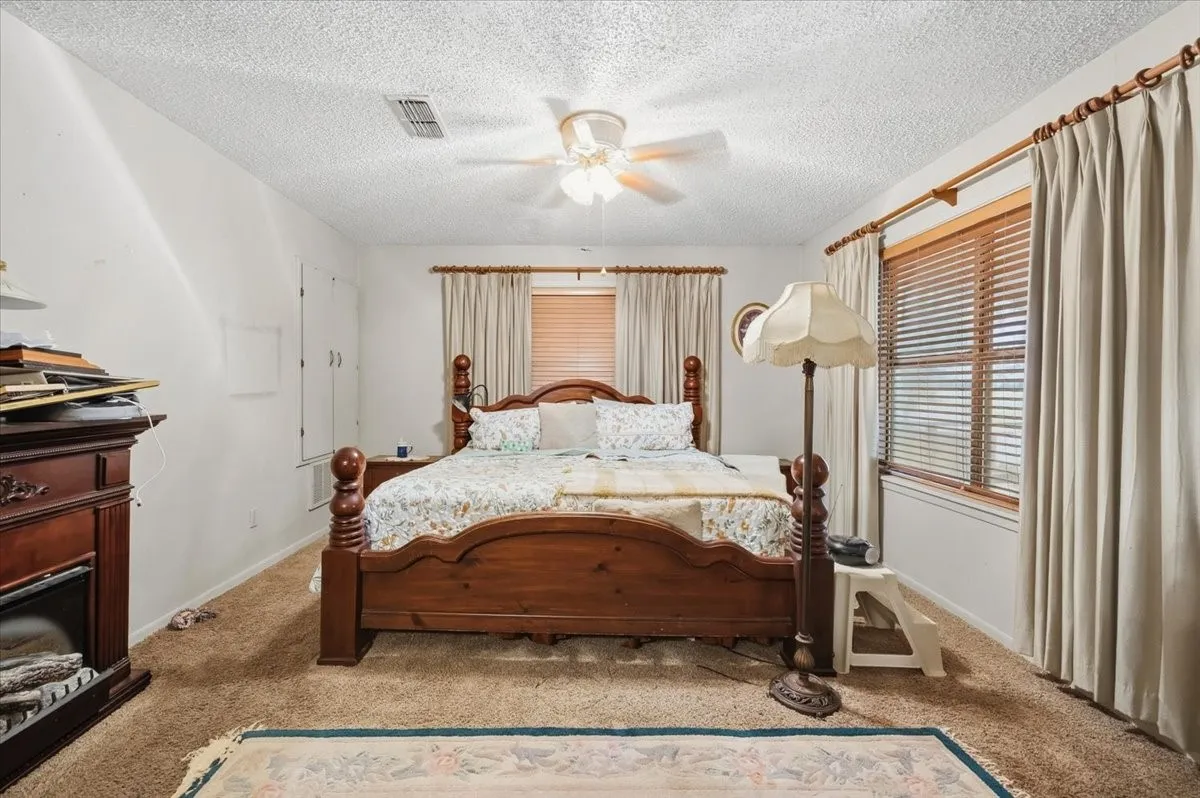 Single Family Residence For Sale in Eastland County , 6221 Highway 8, Desdemona, Texas 76445, 4 Bedroom, 3 Bathroom, 3 Garage spaces, 2,551 Sqft, built in 1980, mls#21363501, Real Estate Agent in Desdemona, Homes For Sale in Eastland county, Homes For Sale in Desdemona, Realtor in Desdemona Texas, Real Estate Brokerage Independent Realty Texas, Luminita Cordes Realtor