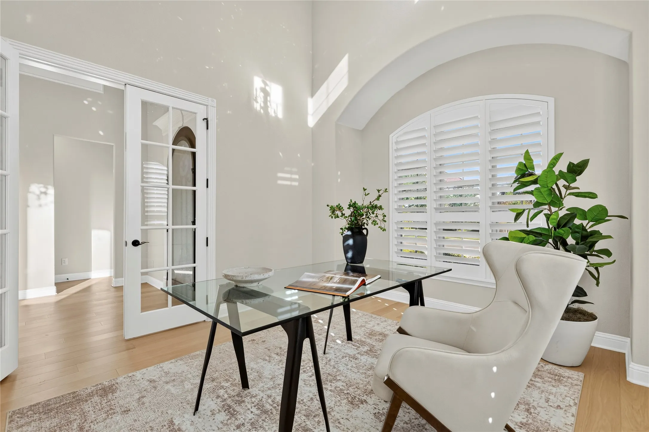 Single Family Residence For Sale in Denton County , 947 Running Bay, Frisco, Texas 75036, 5 Bedroom, 6 Bathroom, 3 Garage spaces, 5,494 Sqft, built in 2015, mls#21360650, Real Estate Agent in Frisco, Homes For Sale in Denton county, Homes For Sale in Frisco, Realtor in Frisco Texas, Real Estate Brokerage Independent Realty Texas, Luminita Cordes Realtor