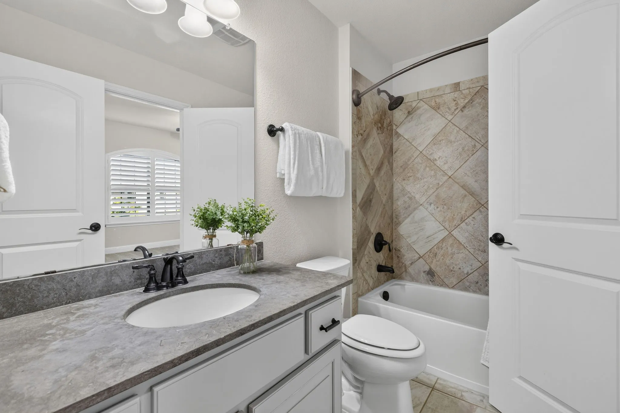 Single Family Residence For Sale in Denton County , 947 Running Bay, Frisco, Texas 75036, 5 Bedroom, 6 Bathroom, 3 Garage spaces, 5,494 Sqft, built in 2015, mls#21360650, Real Estate Agent in Frisco, Homes For Sale in Denton county, Homes For Sale in Frisco, Realtor in Frisco Texas, Real Estate Brokerage Independent Realty Texas, Luminita Cordes Realtor