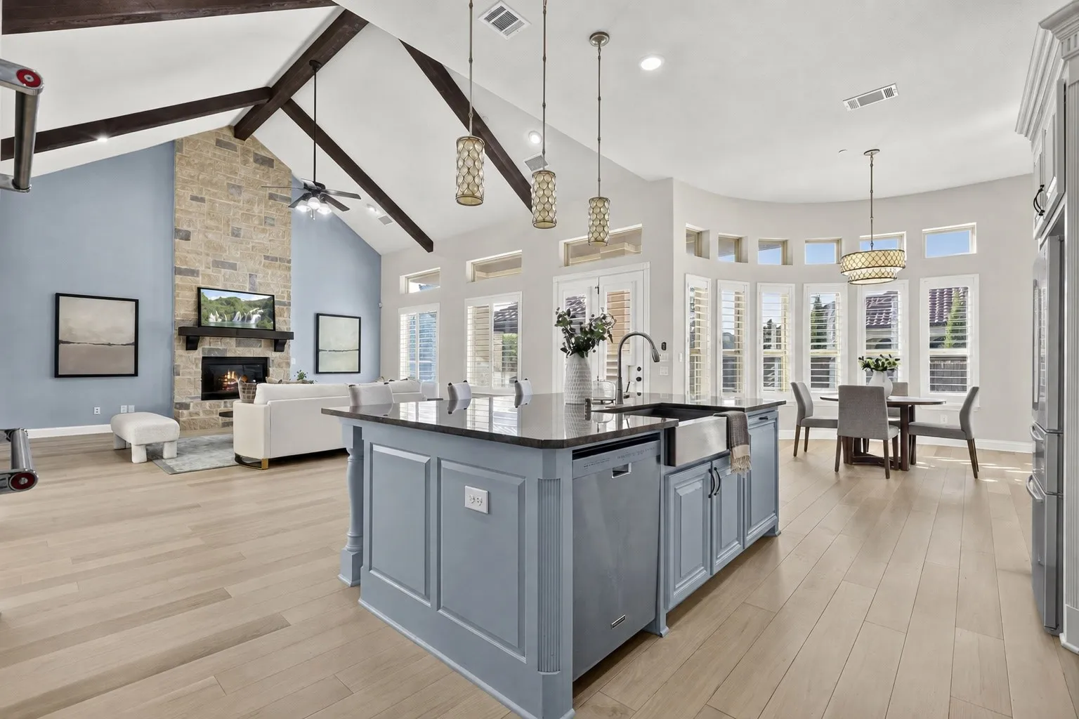 Single Family Residence For Sale in Denton County , 947 Running Bay, Frisco, Texas 75036, 5 Bedroom, 6 Bathroom, 3 Garage spaces, 5,494 Sqft, built in 2015, mls#21360650, Real Estate Agent in Frisco, Homes For Sale in Denton county, Homes For Sale in Frisco, Realtor in Frisco Texas, Real Estate Brokerage Independent Realty Texas, Luminita Cordes Realtor