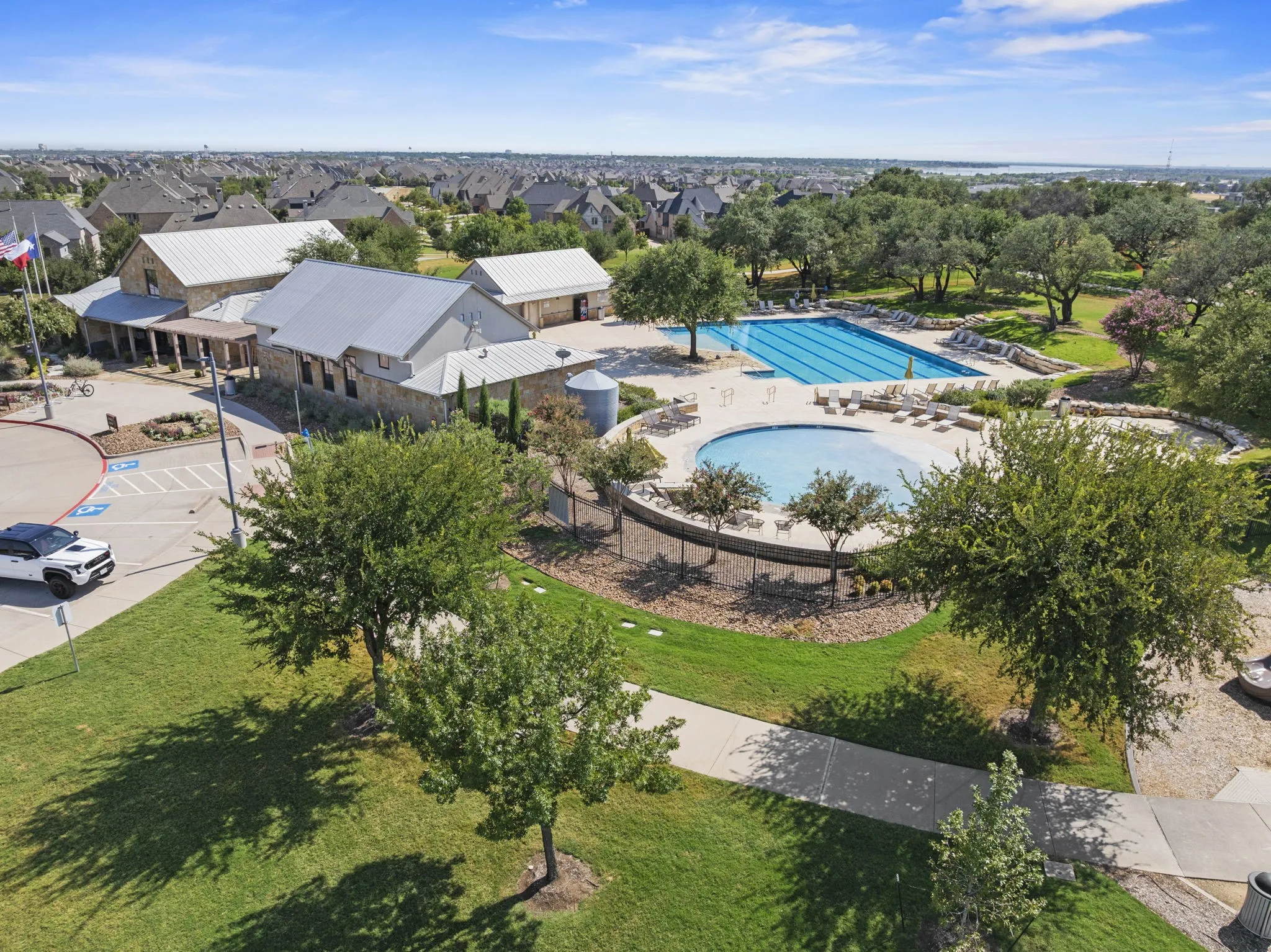 Single Family Residence For Sale in Denton County , 947 Running Bay, Frisco, Texas 75036, 5 Bedroom, 6 Bathroom, 3 Garage spaces, 5,494 Sqft, built in 2015, mls#21360650, Real Estate Agent in Frisco, Homes For Sale in Denton county, Homes For Sale in Frisco, Realtor in Frisco Texas, Real Estate Brokerage Independent Realty Texas, Luminita Cordes Realtor