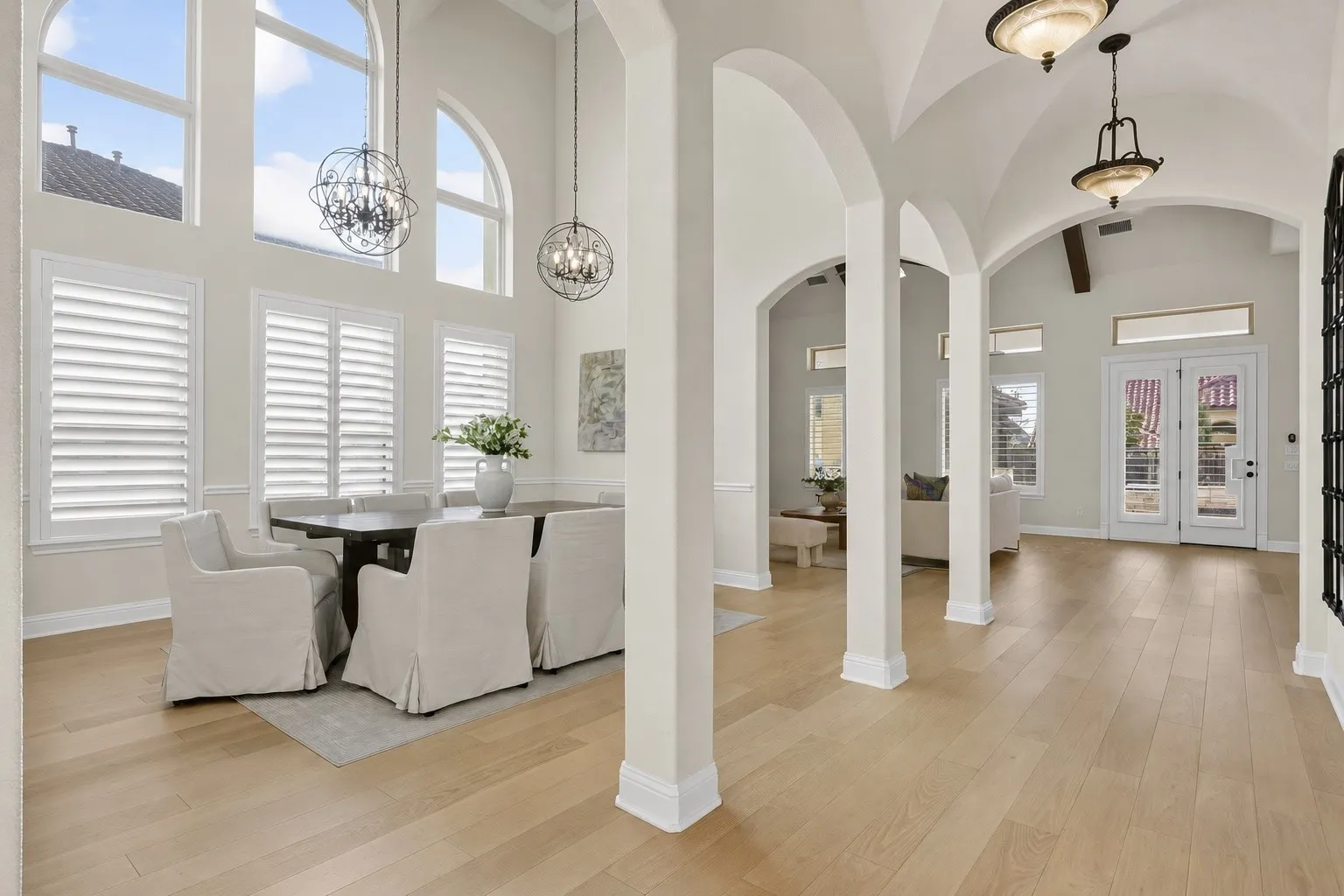 Single Family Residence For Sale in Denton County , 947 Running Bay, Frisco, Texas 75036, 5 Bedroom, 6 Bathroom, 3 Garage spaces, 5,494 Sqft, built in 2015, mls#21360650, Real Estate Agent in Frisco, Homes For Sale in Denton county, Homes For Sale in Frisco, Realtor in Frisco Texas, Real Estate Brokerage Independent Realty Texas, Luminita Cordes Realtor