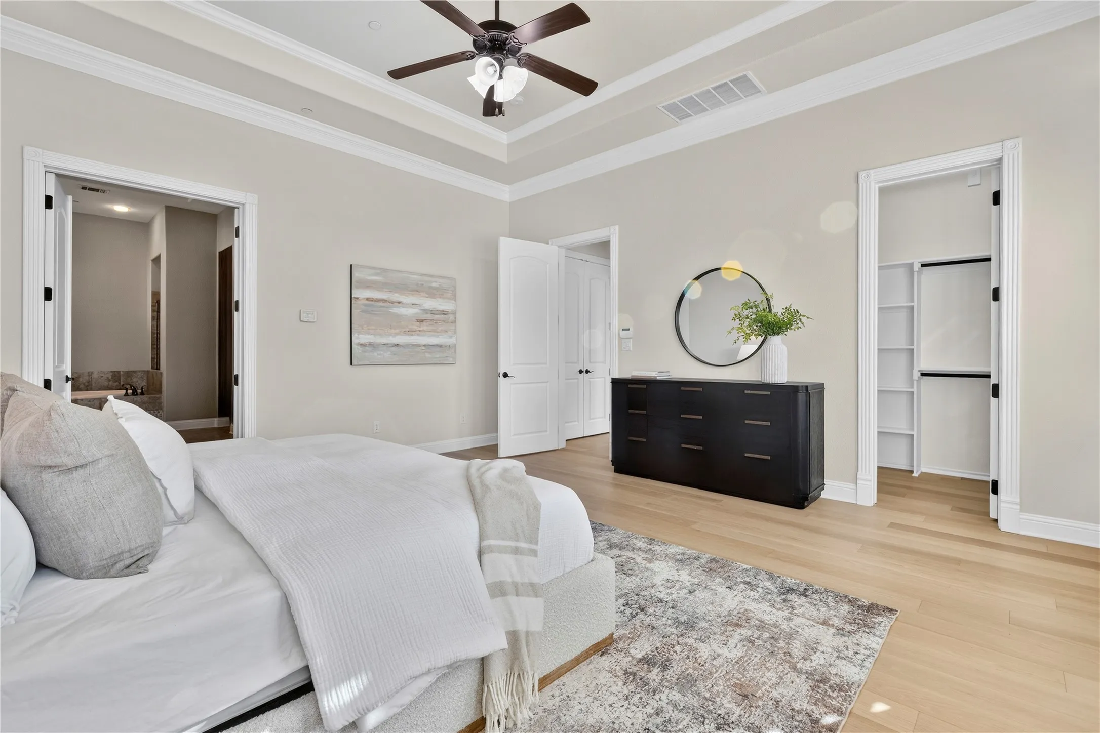 Single Family Residence For Sale in Denton County , 947 Running Bay, Frisco, Texas 75036, 5 Bedroom, 6 Bathroom, 3 Garage spaces, 5,494 Sqft, built in 2015, mls#21360650, Real Estate Agent in Frisco, Homes For Sale in Denton county, Homes For Sale in Frisco, Realtor in Frisco Texas, Real Estate Brokerage Independent Realty Texas, Luminita Cordes Realtor