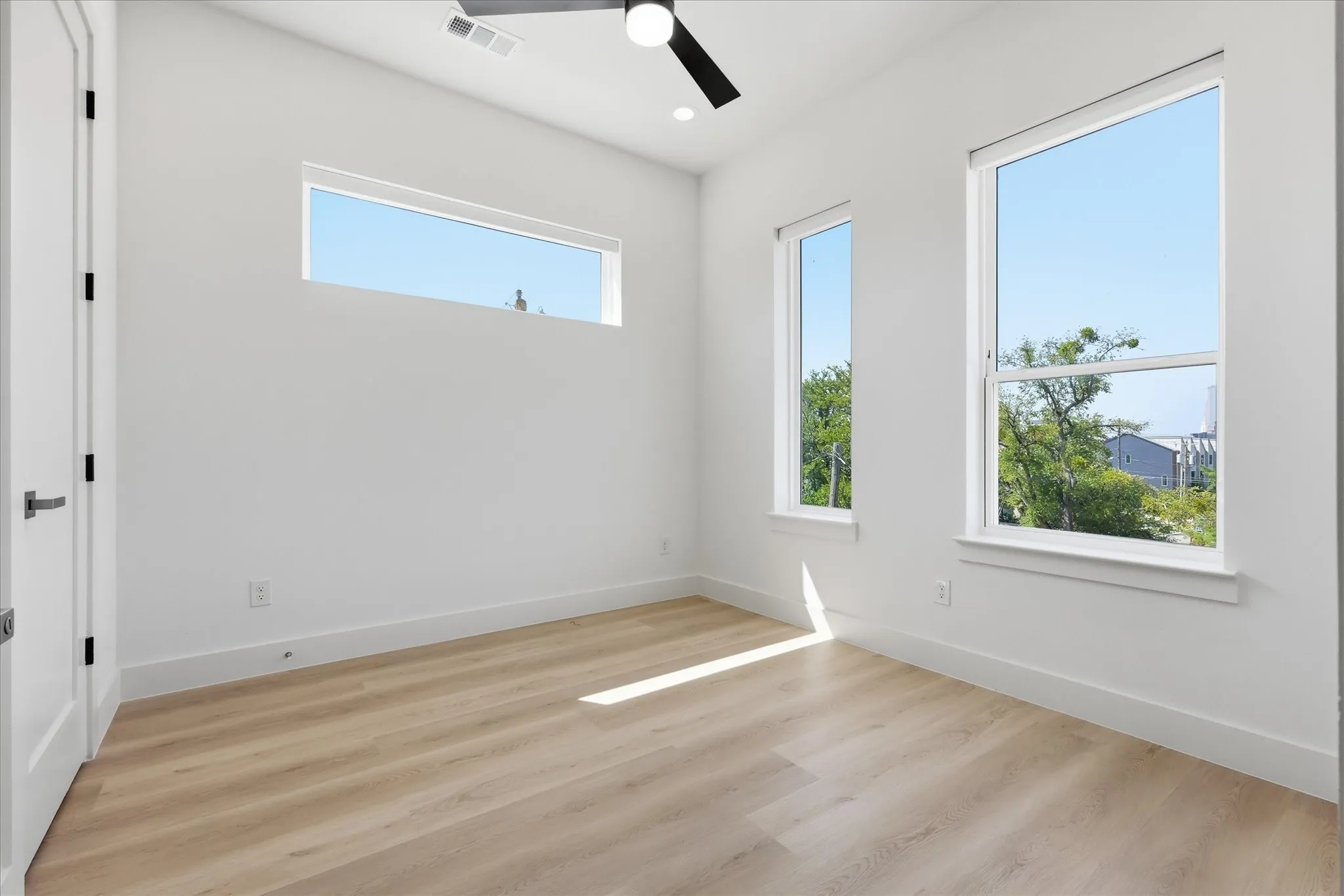 Townhouse For Sale in Dallas County , 4315 San Jacinto Street 302, Dallas, Texas 75204, 3 Bedroom, 8 Bathroom, 2 Garage spaces, 2,300 Sqft, built in 2026, mls#21363500, Real Estate Agent in Dallas, Homes For Sale in Dallas county, Homes For Sale in Dallas, Realtor in Dallas Texas, Real Estate Brokerage Independent Realty Texas, Luminita Cordes Realtor