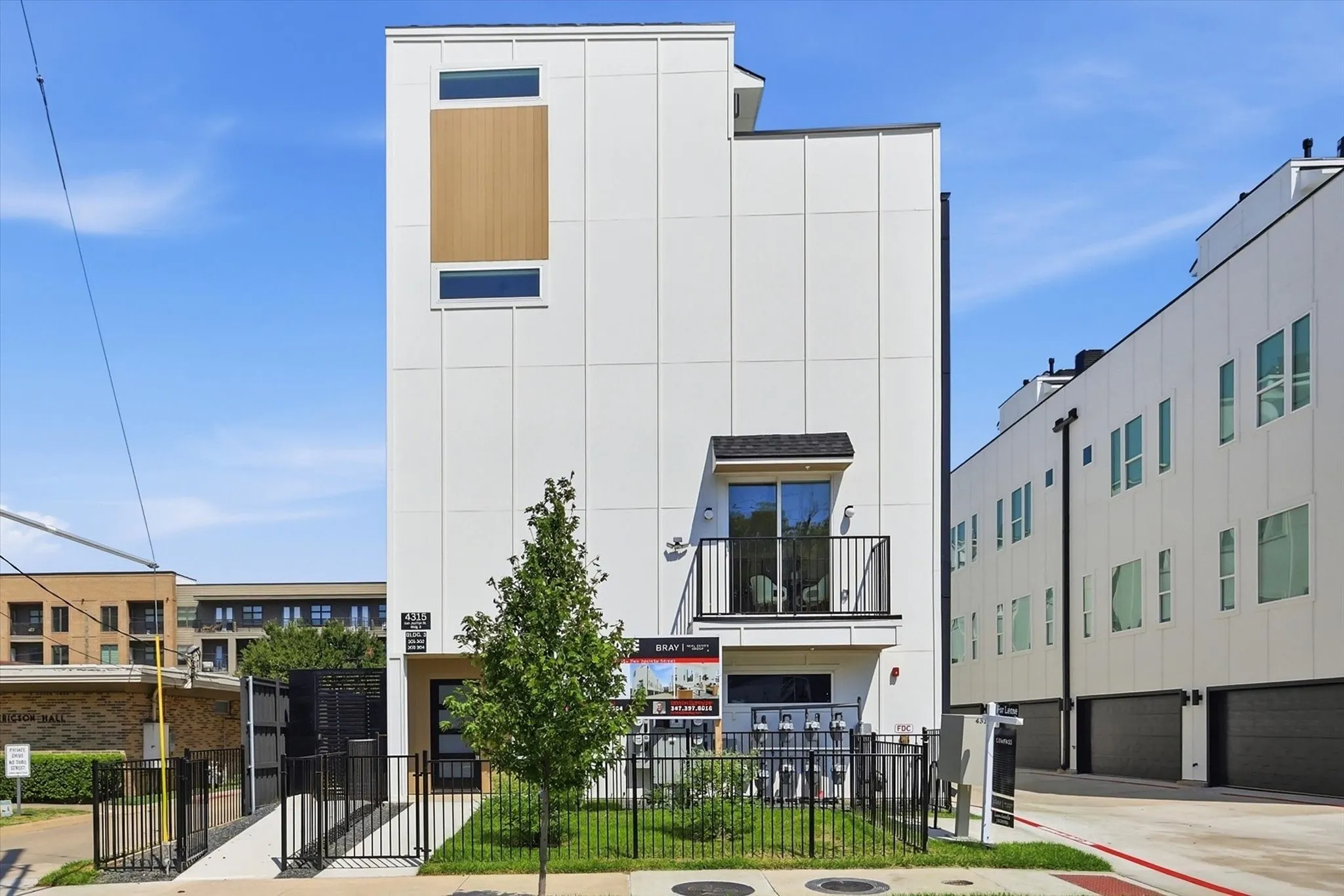 Townhouse For Sale in Dallas County , 4315 San Jacinto Street 302, Dallas, Texas 75204, 3 Bedroom, 8 Bathroom, 2 Garage spaces, 2,300 Sqft, built in 2026, mls#21363500, Real Estate Agent in Dallas, Homes For Sale in Dallas county, Homes For Sale in Dallas, Realtor in Dallas Texas, Real Estate Brokerage Independent Realty Texas, Luminita Cordes Realtor