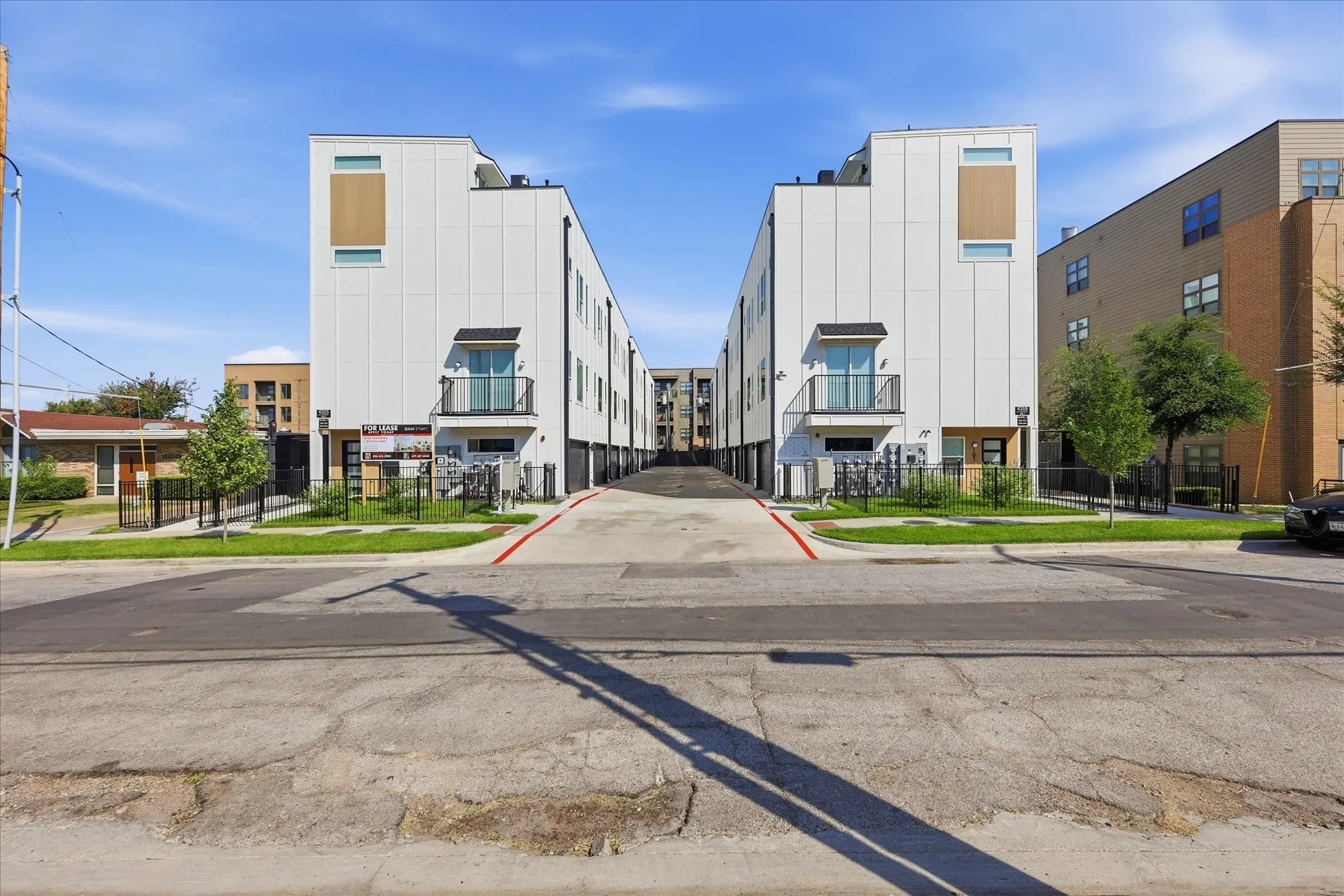 Townhouse For Sale in Dallas County , 4315 San Jacinto Street 302, Dallas, Texas 75204, 3 Bedroom, 8 Bathroom, 2 Garage spaces, 2,300 Sqft, built in 2026, mls#21363500, Real Estate Agent in Dallas, Homes For Sale in Dallas county, Homes For Sale in Dallas, Realtor in Dallas Texas, Real Estate Brokerage Independent Realty Texas, Luminita Cordes Realtor