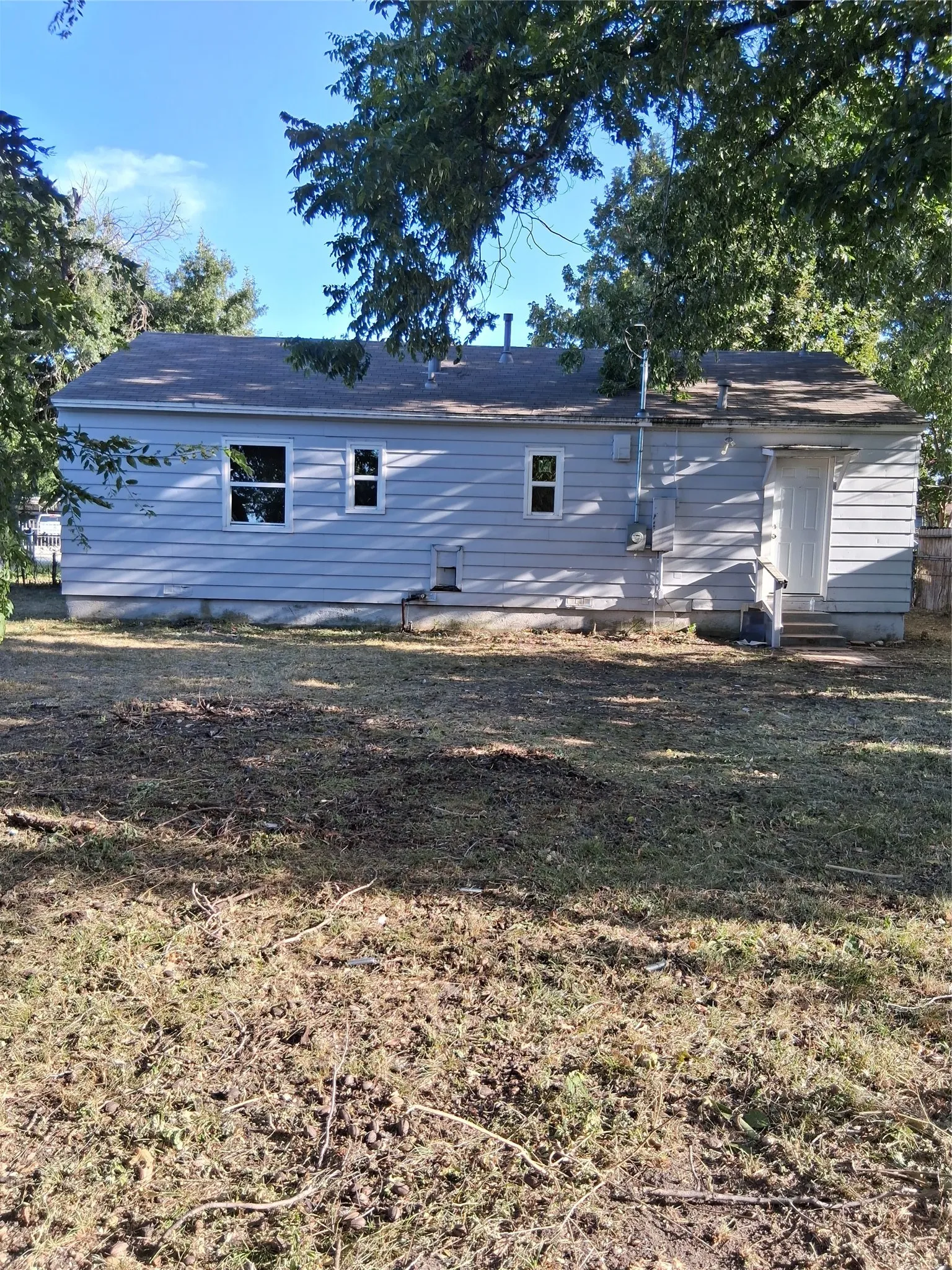 Single Family Residence For Sale in Dallas County , 2133 Glenfield Avenue, Dallas, Texas 75224, 2 Bedroom, 2 Bathroom, Garage spaces, 1,066 Sqft, built in 1949, mls#21363177, Real Estate Agent in Dallas, Homes For Sale in Dallas county, Homes For Sale in Dallas, Realtor in Dallas Texas, Real Estate Brokerage Independent Realty Texas, Luminita Cordes Realtor