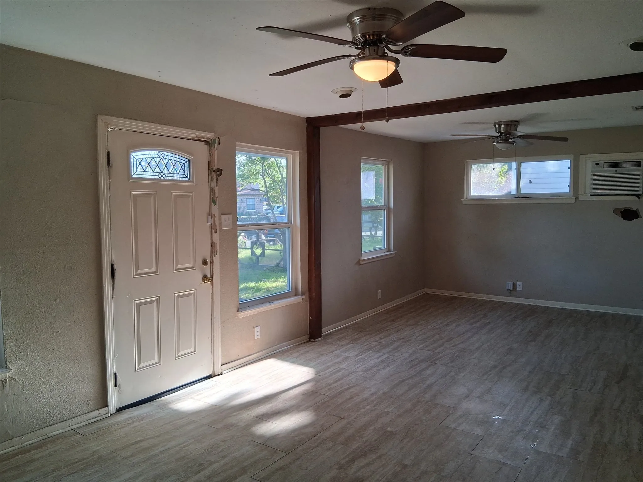 Single Family Residence For Sale in Dallas County , 2133 Glenfield Avenue, Dallas, Texas 75224, 2 Bedroom, 2 Bathroom, Garage spaces, 1,066 Sqft, built in 1949, mls#21363177, Real Estate Agent in Dallas, Homes For Sale in Dallas county, Homes For Sale in Dallas, Realtor in Dallas Texas, Real Estate Brokerage Independent Realty Texas, Luminita Cordes Realtor