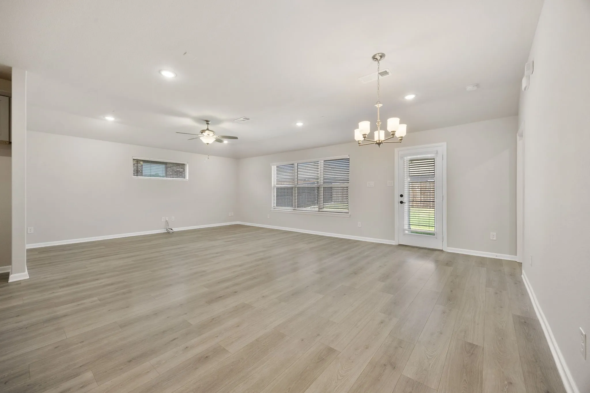 Single Family Residence For Sale in Collin County , 2409 Pacific Avenue, Anna, Texas 75409, 3 Bedroom, 2 Bathroom, 2 Garage spaces, 1,592 Sqft, built in 2022, mls#21362300, Real Estate Agent in Anna, Homes For Sale in Collin county, Homes For Sale in Anna, Realtor in Anna Texas, Real Estate Brokerage Independent Realty Texas, Luminita Cordes Realtor