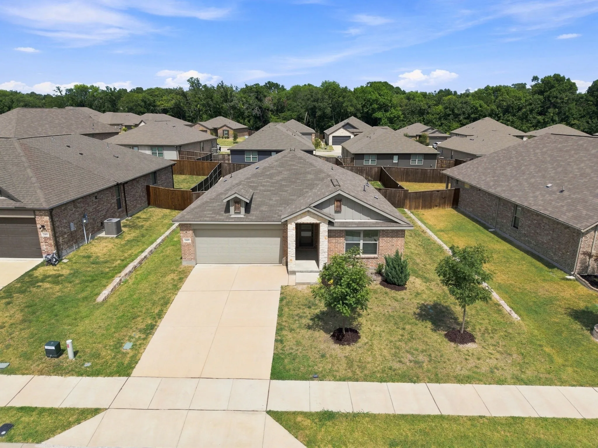 Single Family Residence For Sale in Collin County , 2409 Pacific Avenue, Anna, Texas 75409, 3 Bedroom, 2 Bathroom, 2 Garage spaces, 1,592 Sqft, built in 2022, mls#21362300, Real Estate Agent in Anna, Homes For Sale in Collin county, Homes For Sale in Anna, Realtor in Anna Texas, Real Estate Brokerage Independent Realty Texas, Luminita Cordes Realtor
