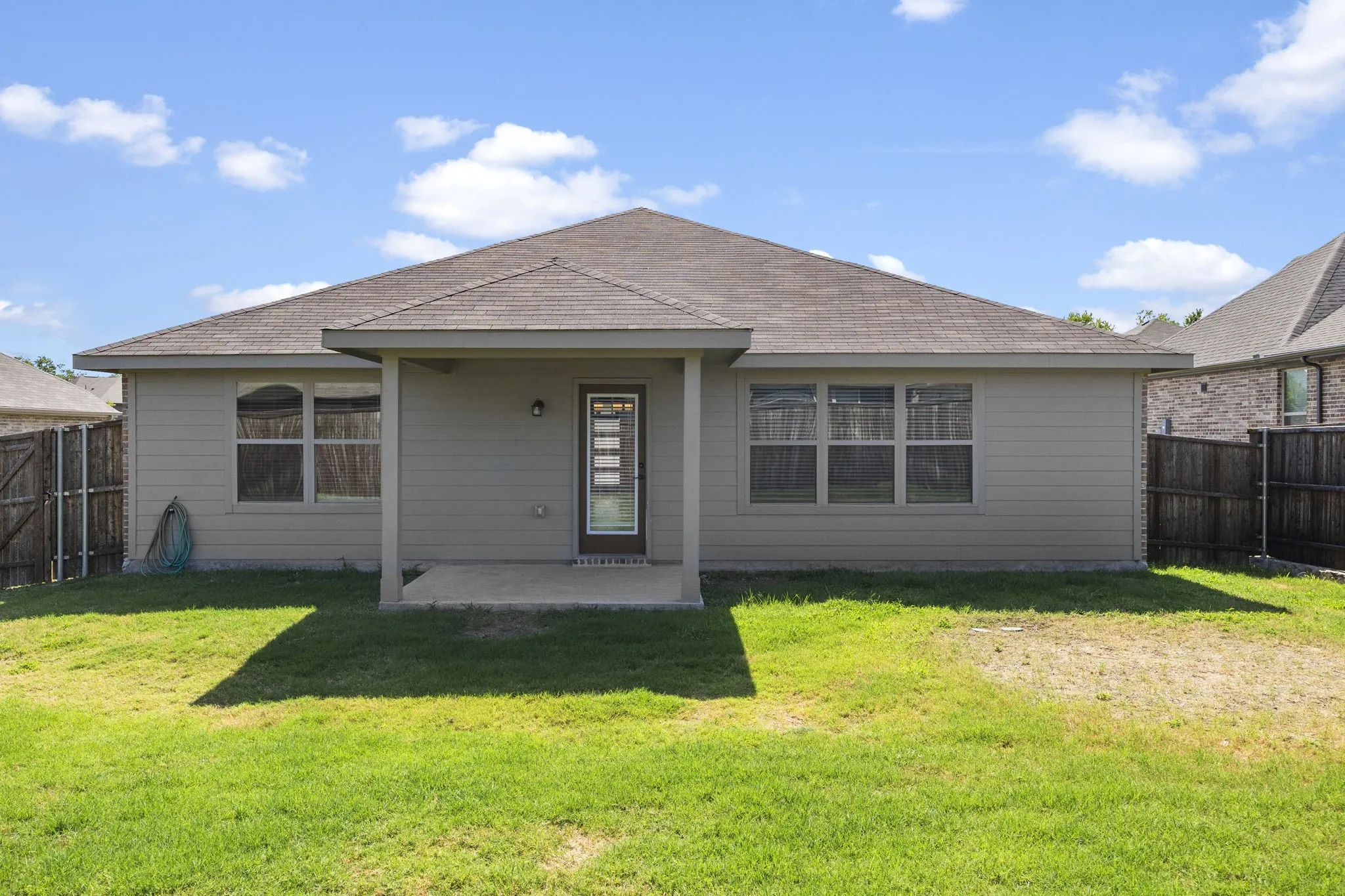 Single Family Residence For Sale in Collin County , 2409 Pacific Avenue, Anna, Texas 75409, 3 Bedroom, 2 Bathroom, 2 Garage spaces, 1,592 Sqft, built in 2022, mls#21362300, Real Estate Agent in Anna, Homes For Sale in Collin county, Homes For Sale in Anna, Realtor in Anna Texas, Real Estate Brokerage Independent Realty Texas, Luminita Cordes Realtor