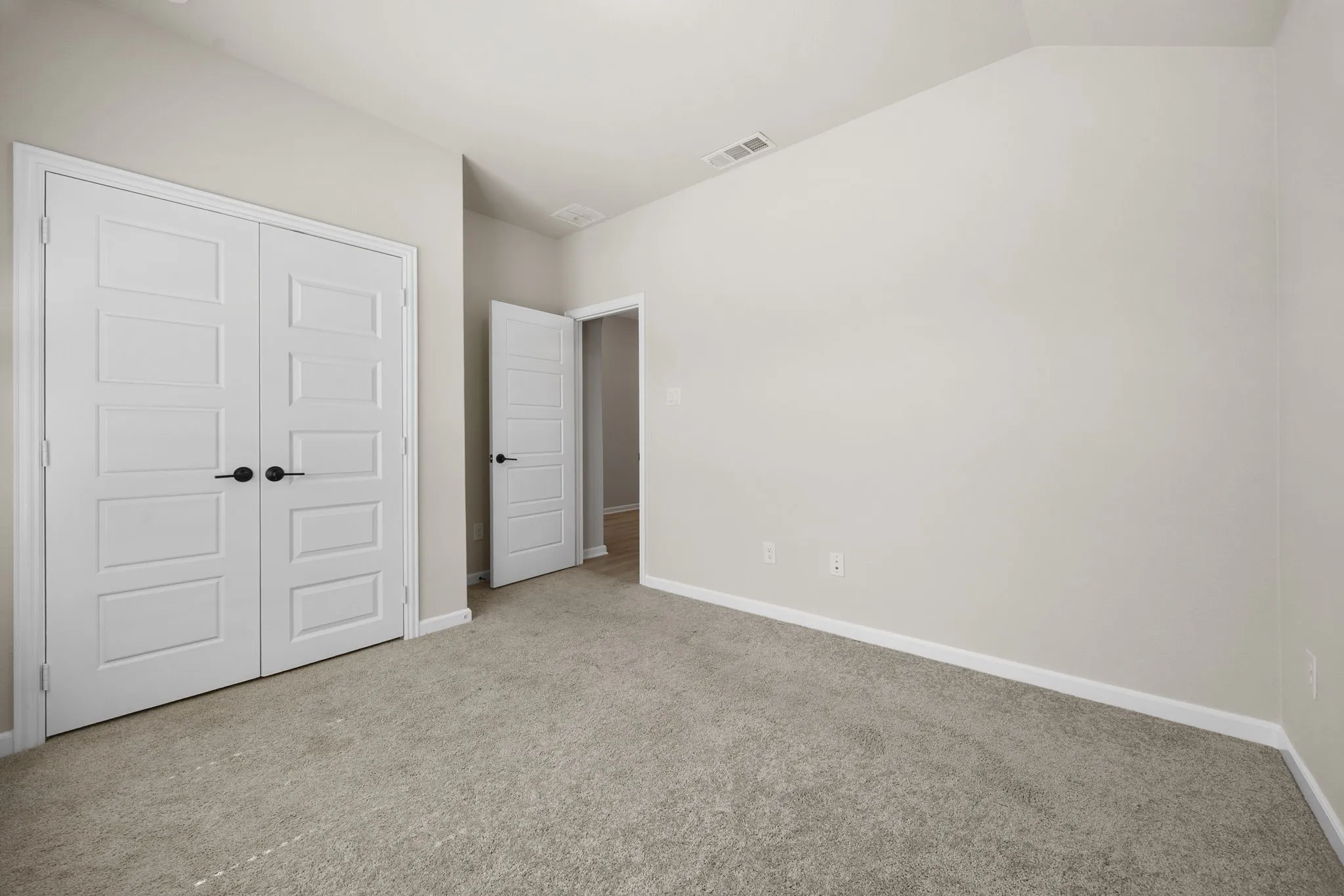 Single Family Residence For Sale in Collin County , 2409 Pacific Avenue, Anna, Texas 75409, 3 Bedroom, 2 Bathroom, 2 Garage spaces, 1,592 Sqft, built in 2022, mls#21362300, Real Estate Agent in Anna, Homes For Sale in Collin county, Homes For Sale in Anna, Realtor in Anna Texas, Real Estate Brokerage Independent Realty Texas, Luminita Cordes Realtor