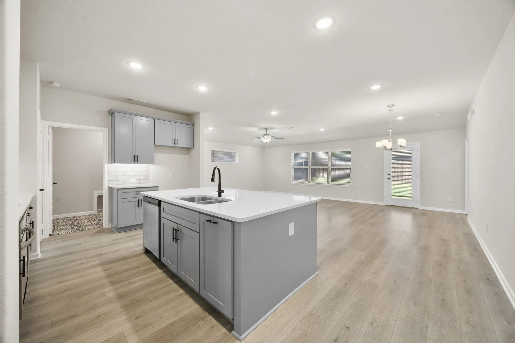 Single Family Residence For Sale in Collin County , 2409 Pacific Avenue, Anna, Texas 75409, 3 Bedroom, 2 Bathroom, 2 Garage spaces, 1,592 Sqft, built in 2022, mls#21362300, Real Estate Agent in Anna, Homes For Sale in Collin county, Homes For Sale in Anna, Realtor in Anna Texas, Real Estate Brokerage Independent Realty Texas, Luminita Cordes Realtor