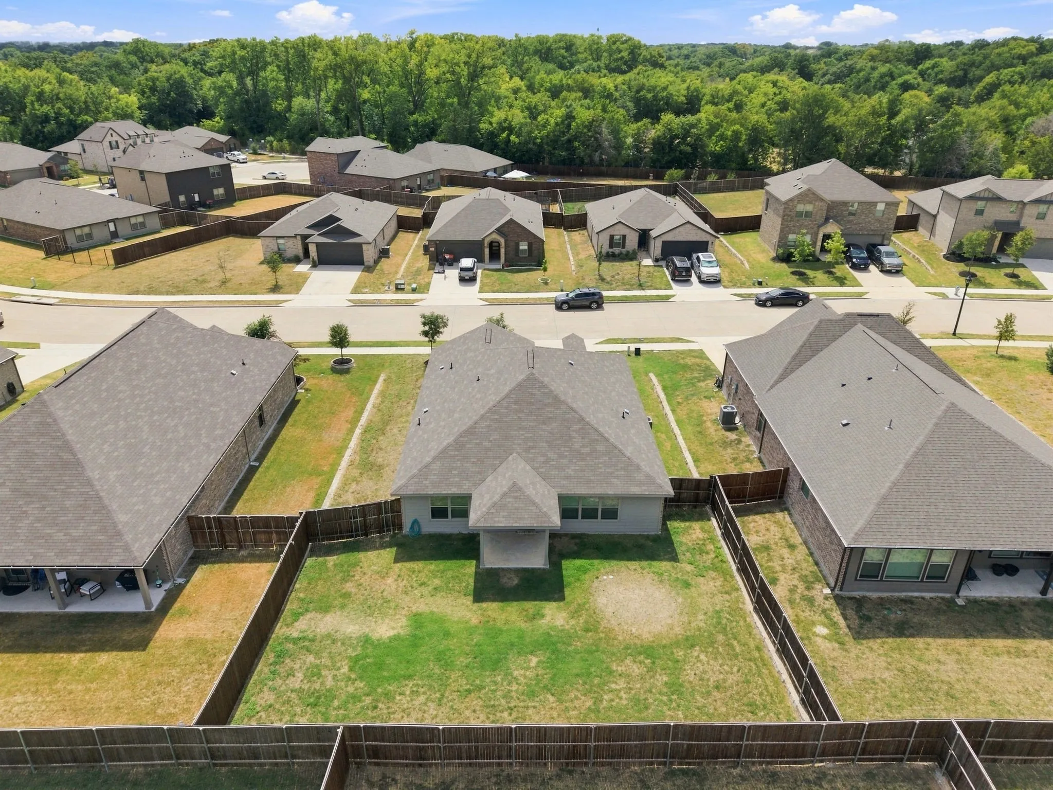Single Family Residence For Sale in Collin County , 2409 Pacific Avenue, Anna, Texas 75409, 3 Bedroom, 2 Bathroom, 2 Garage spaces, 1,592 Sqft, built in 2022, mls#21362300, Real Estate Agent in Anna, Homes For Sale in Collin county, Homes For Sale in Anna, Realtor in Anna Texas, Real Estate Brokerage Independent Realty Texas, Luminita Cordes Realtor