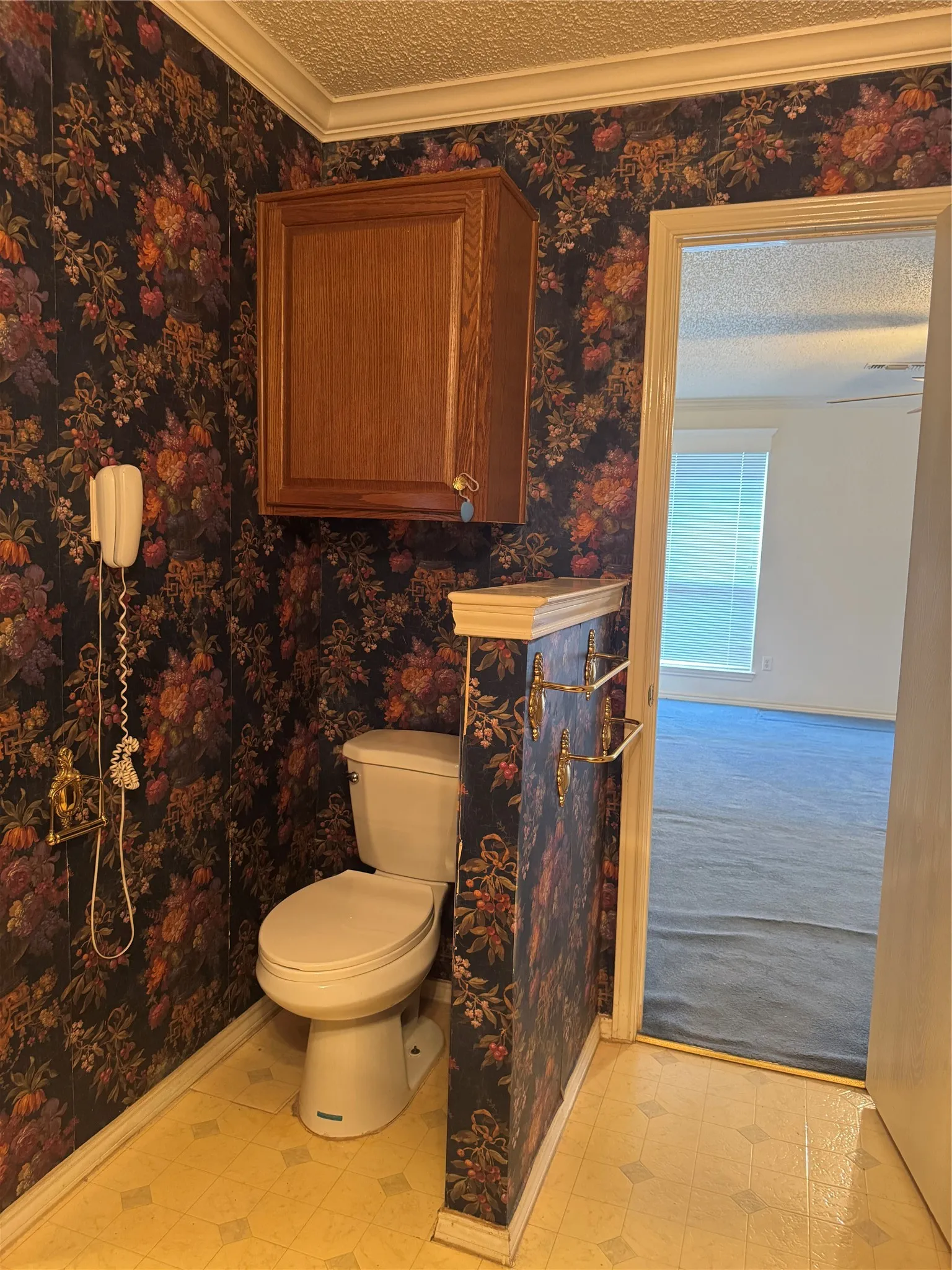 Single Family Residence For Sale in Tarrant County , 7309 Nohl Ranch Road, Fort Worth, Texas 76133, 3 Bedroom, 2 Bathroom, 2 Garage spaces, 1,903 Sqft, built in 1998, mls#21363524, Real Estate Agent in Fort Worth, Homes For Sale in Tarrant county, Homes For Sale in Fort Worth, Realtor in Fort Worth Texas, Real Estate Brokerage Independent Realty Texas, Luminita Cordes Realtor