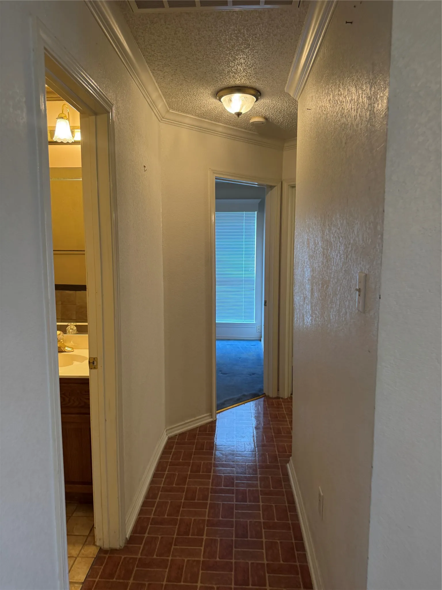 Single Family Residence For Sale in Tarrant County , 7309 Nohl Ranch Road, Fort Worth, Texas 76133, 3 Bedroom, 2 Bathroom, 2 Garage spaces, 1,903 Sqft, built in 1998, mls#21363524, Real Estate Agent in Fort Worth, Homes For Sale in Tarrant county, Homes For Sale in Fort Worth, Realtor in Fort Worth Texas, Real Estate Brokerage Independent Realty Texas, Luminita Cordes Realtor
