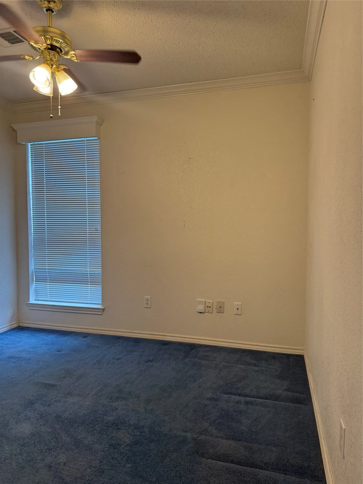 Single Family Residence For Sale in Tarrant County , 7309 Nohl Ranch Road, Fort Worth, Texas 76133, 3 Bedroom, 2 Bathroom, 2 Garage spaces, 1,903 Sqft, built in 1998, mls#21363524, Real Estate Agent in Fort Worth, Homes For Sale in Tarrant county, Homes For Sale in Fort Worth, Realtor in Fort Worth Texas, Real Estate Brokerage Independent Realty Texas, Luminita Cordes Realtor