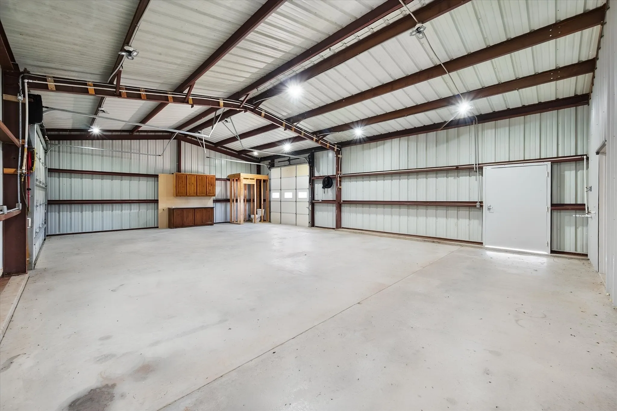 Warehouse For Rent in Navarro County , 140 Caddo Trail C, Corsicana, Texas 75109, 0, 0, Garage spaces, 1,320 Sqft, built in 2013, mls#21362265, Real Estate Agent in Corsicana, Homes For Rent in Navarro county, Homes For Rent in Corsicana, Realtor in Corsicana Texas, Real Estate Brokerage Independent Realty Texas, Luminita Cordes Realtor