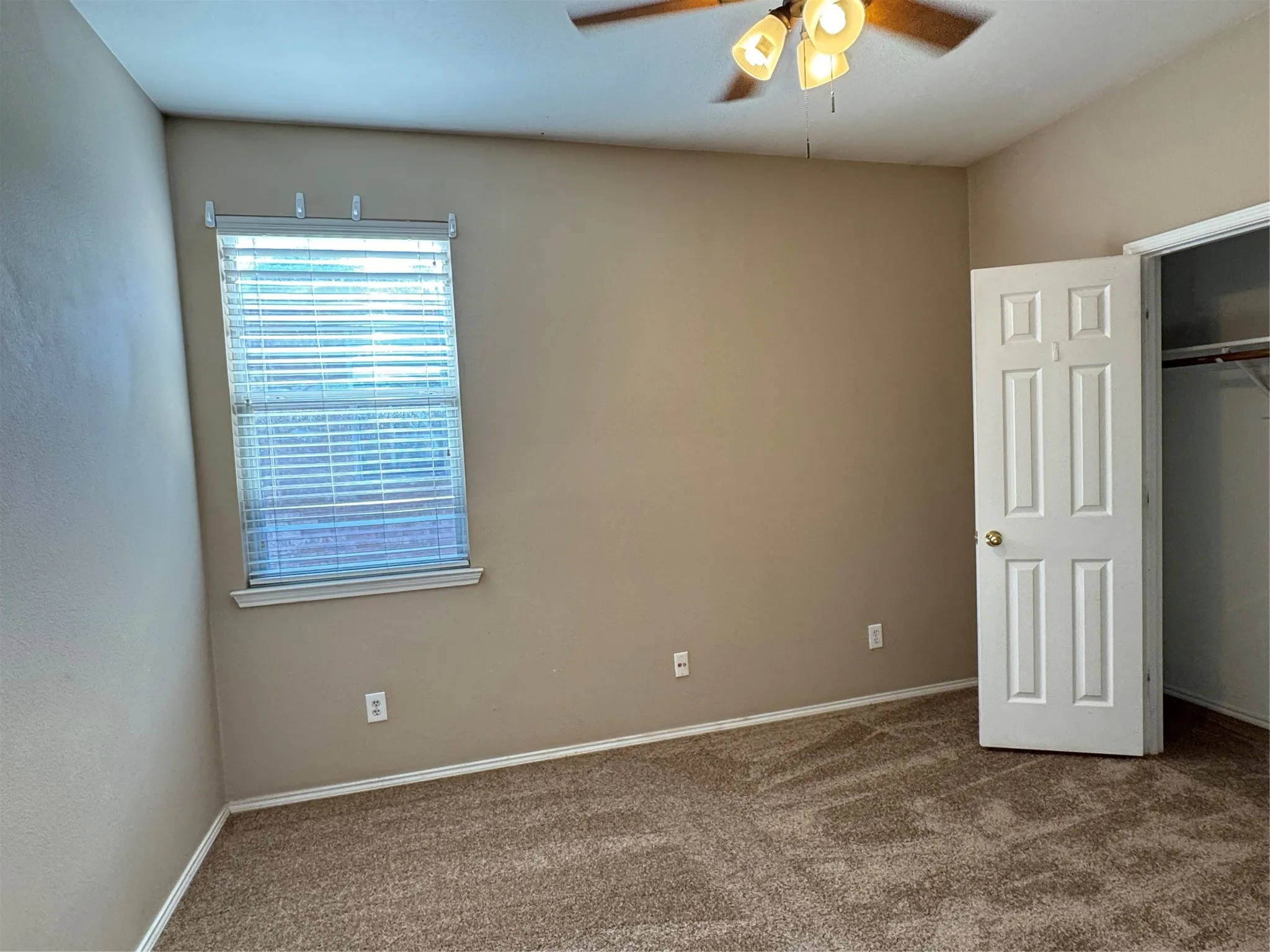 Single Family Residence For Rent in Collin County , 4001 Hawkins Drive, Mc Kinney, Texas 75072, 4 Bedroom, 2 Bathroom, 2 Garage spaces, 2,030 Sqft, built in 2002, mls#21359918, Real Estate Agent in Mc Kinney, Homes For Rent in Collin county, Homes For Rent in Mc Kinney, Realtor in Mc Kinney Texas, Real Estate Brokerage Independent Realty Texas, Luminita Cordes Realtor